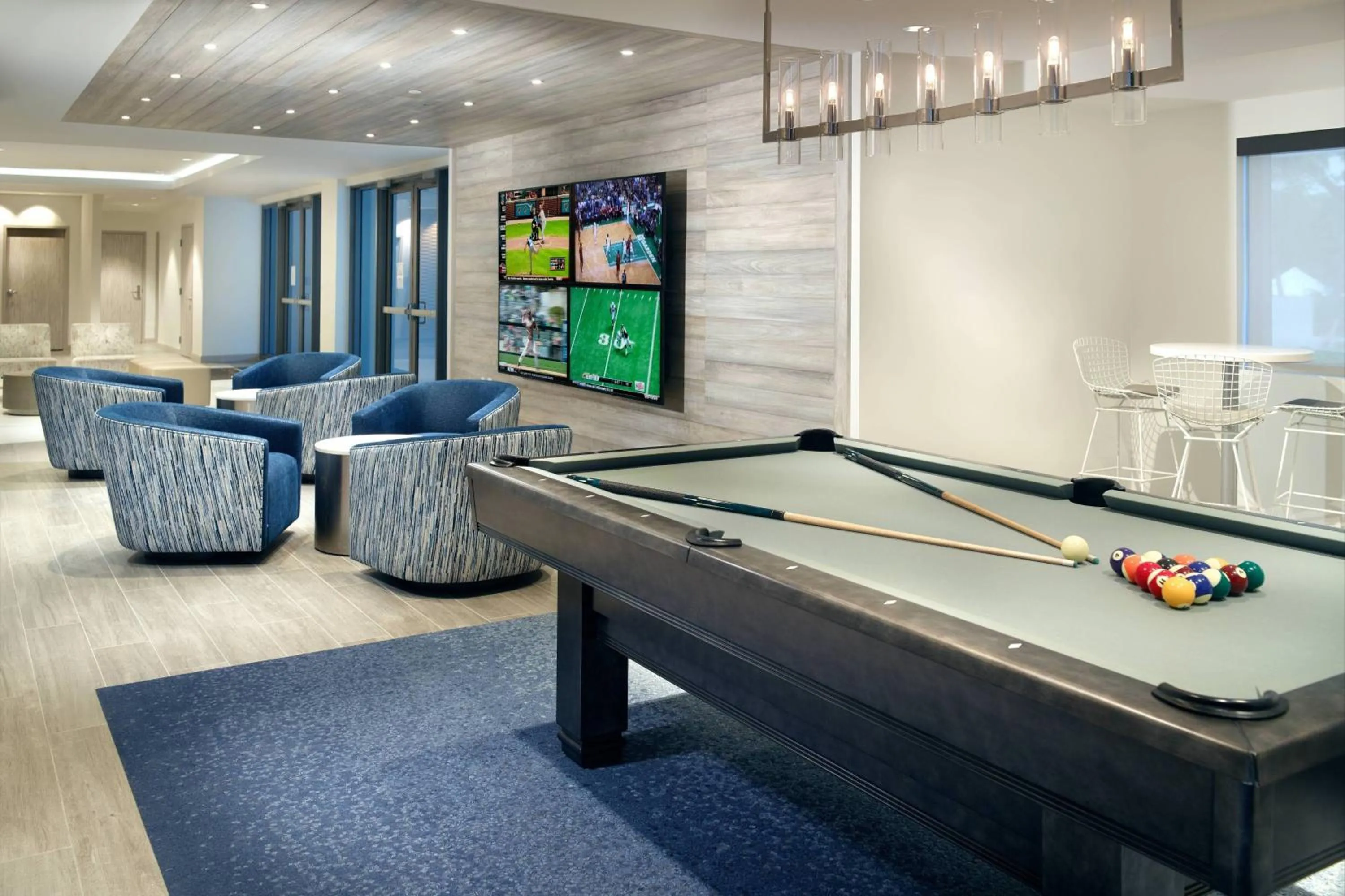 Lobby or reception in Courtyard Miami Coconut Grove