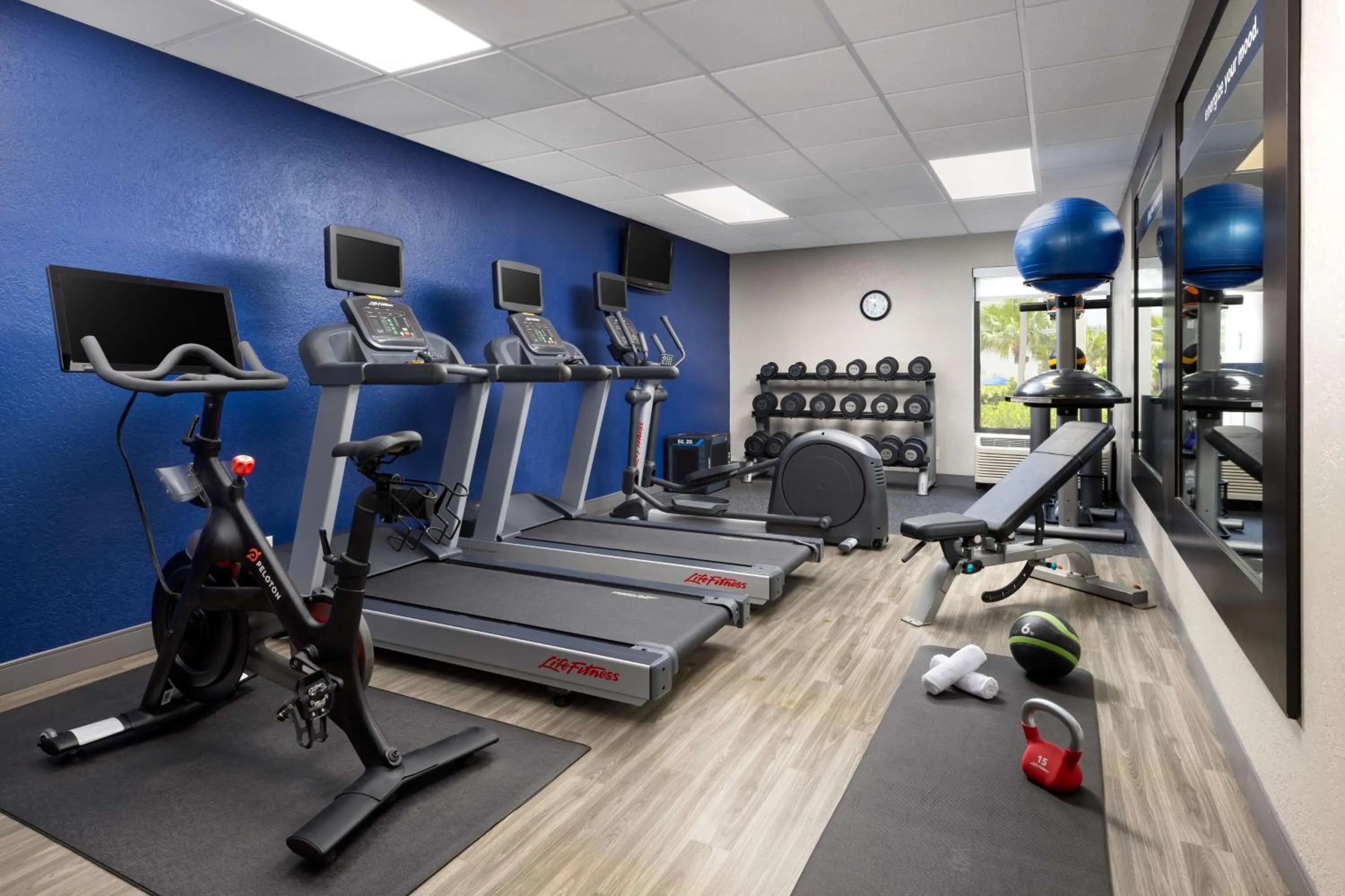 Fitness centre/facilities in Hampton Inn Naples-Central