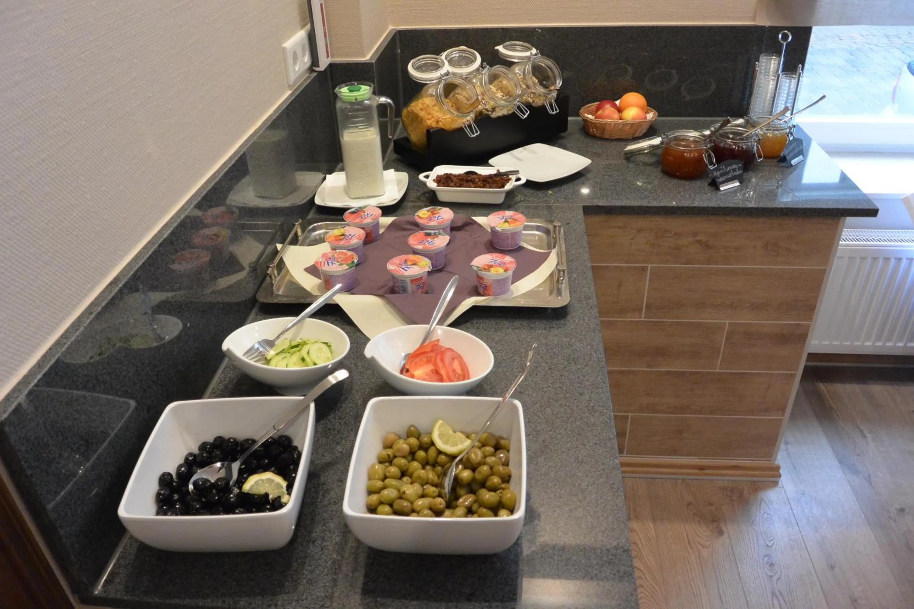 Buffet breakfast in Hotel Deutsches Haus