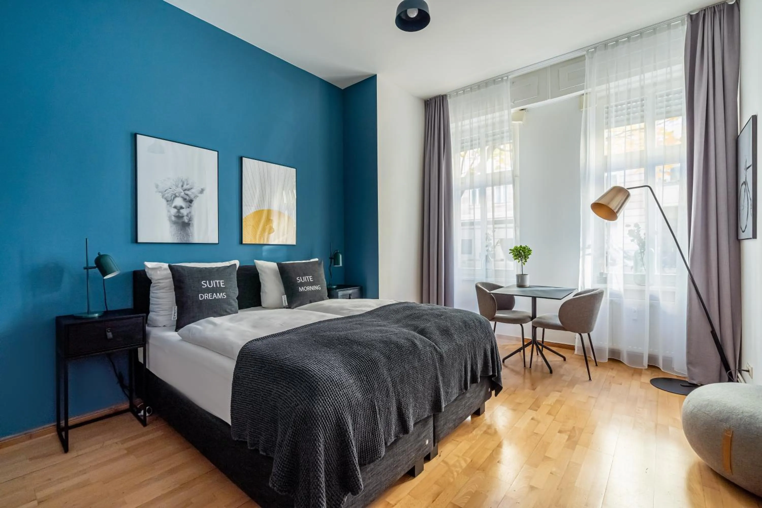 Bed in Limehome Berlin Malmöer Straße