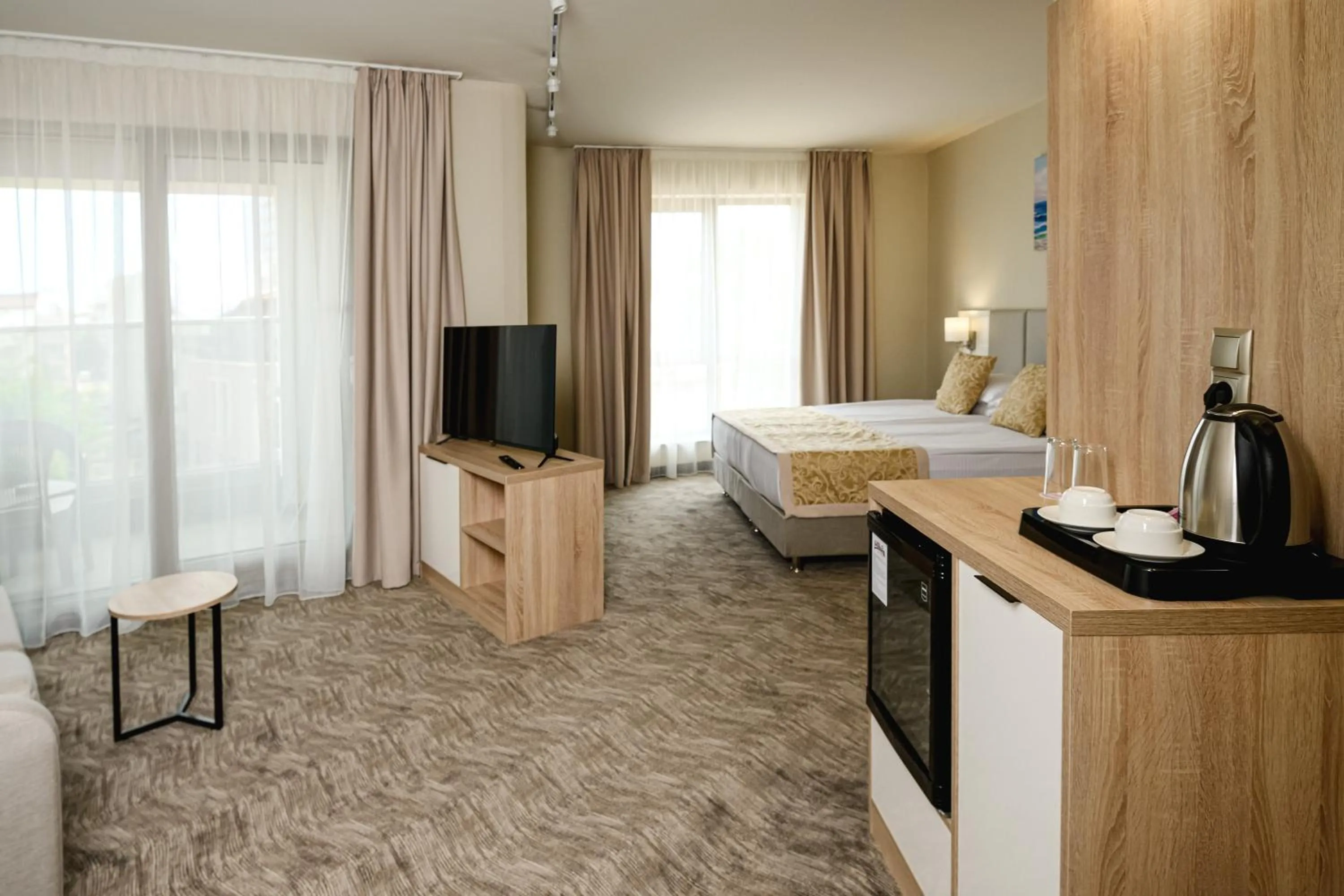 Studio (2 Adults + 2 Children) in Hotel Laguna Park Sunrise