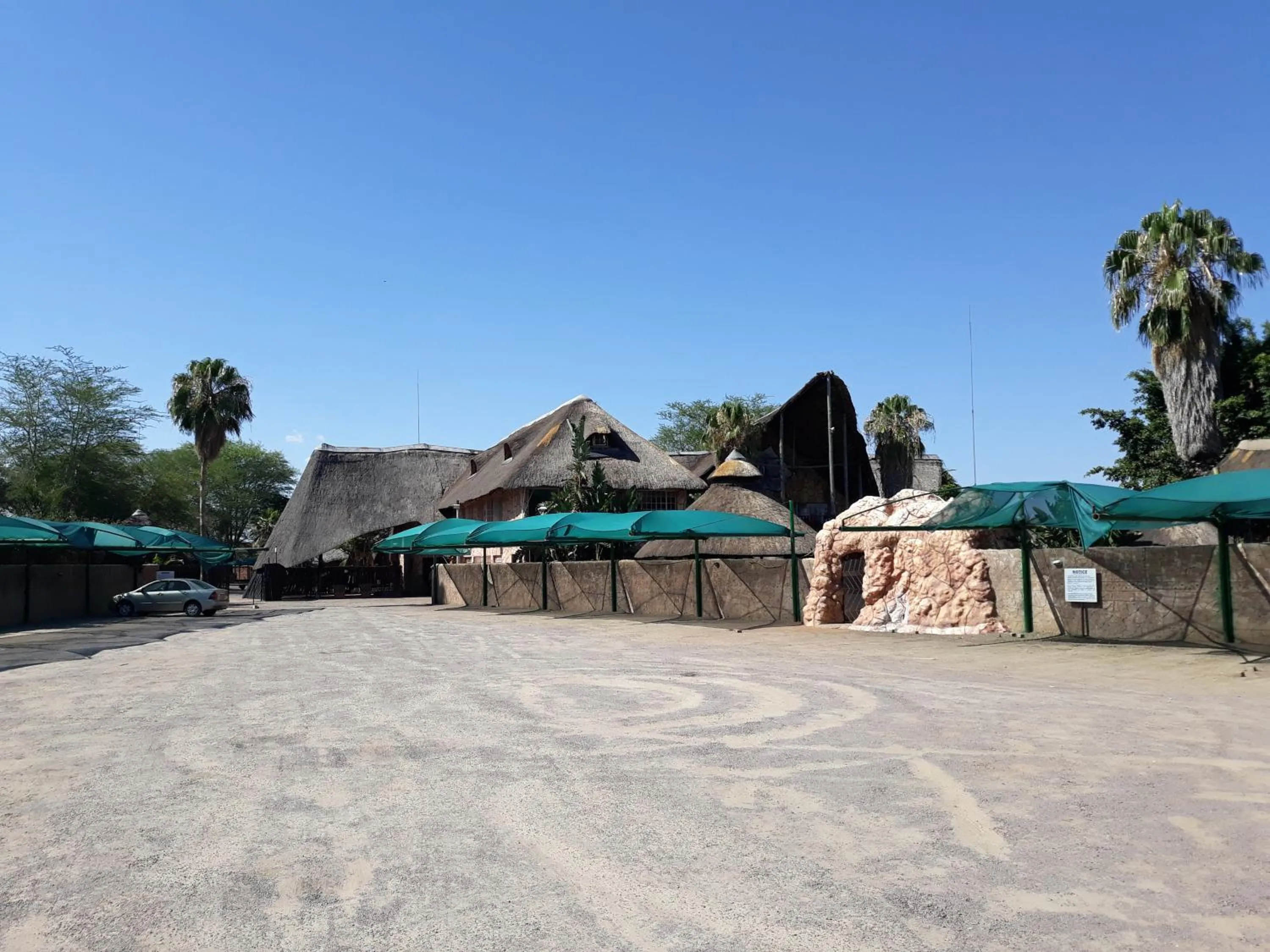 Parking in The Big Five Lodge