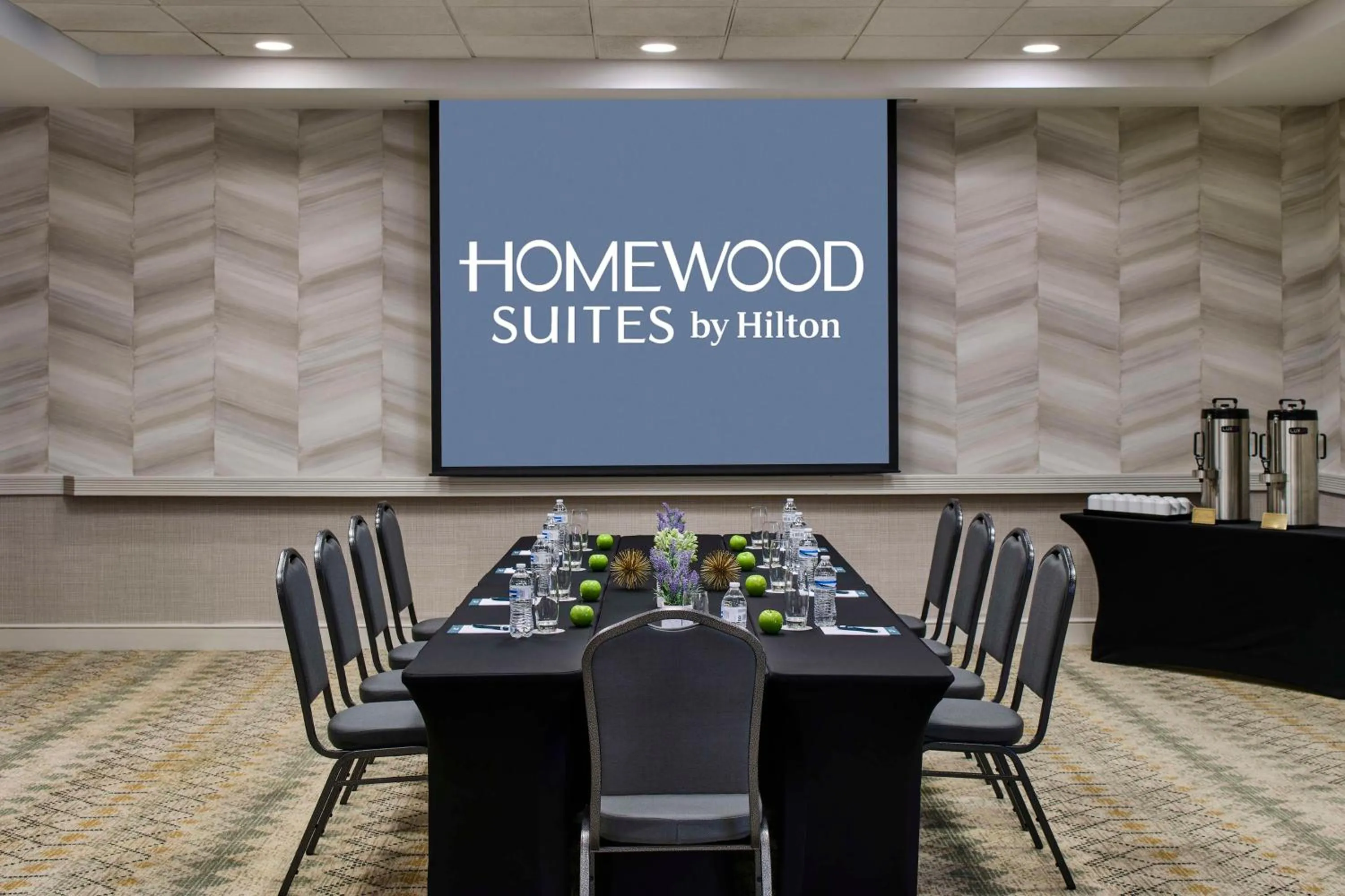 Meeting/conference room in Homewood Suites by Hilton Anchorage