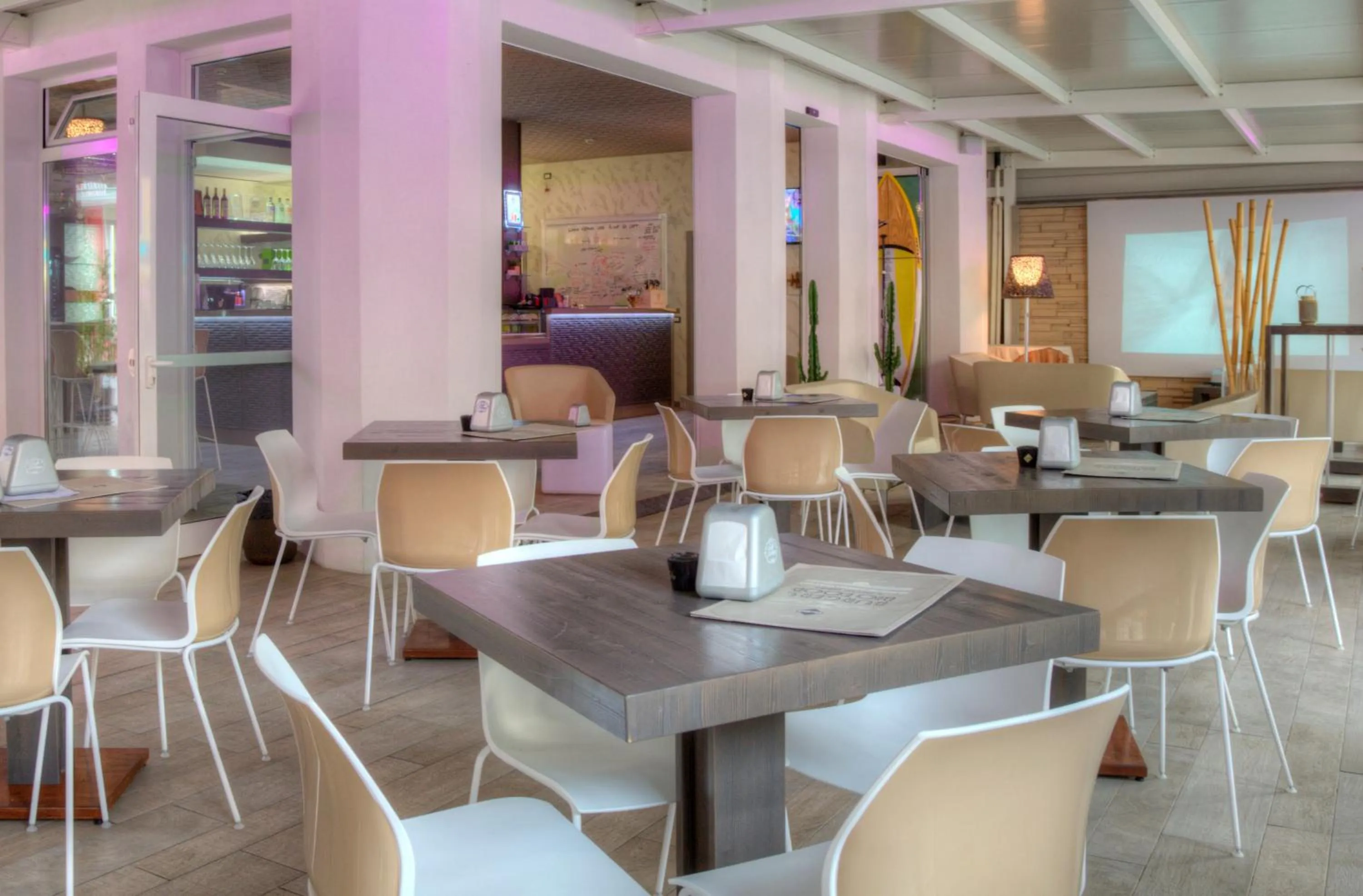 Restaurant/places to eat in Hotel Helvetia