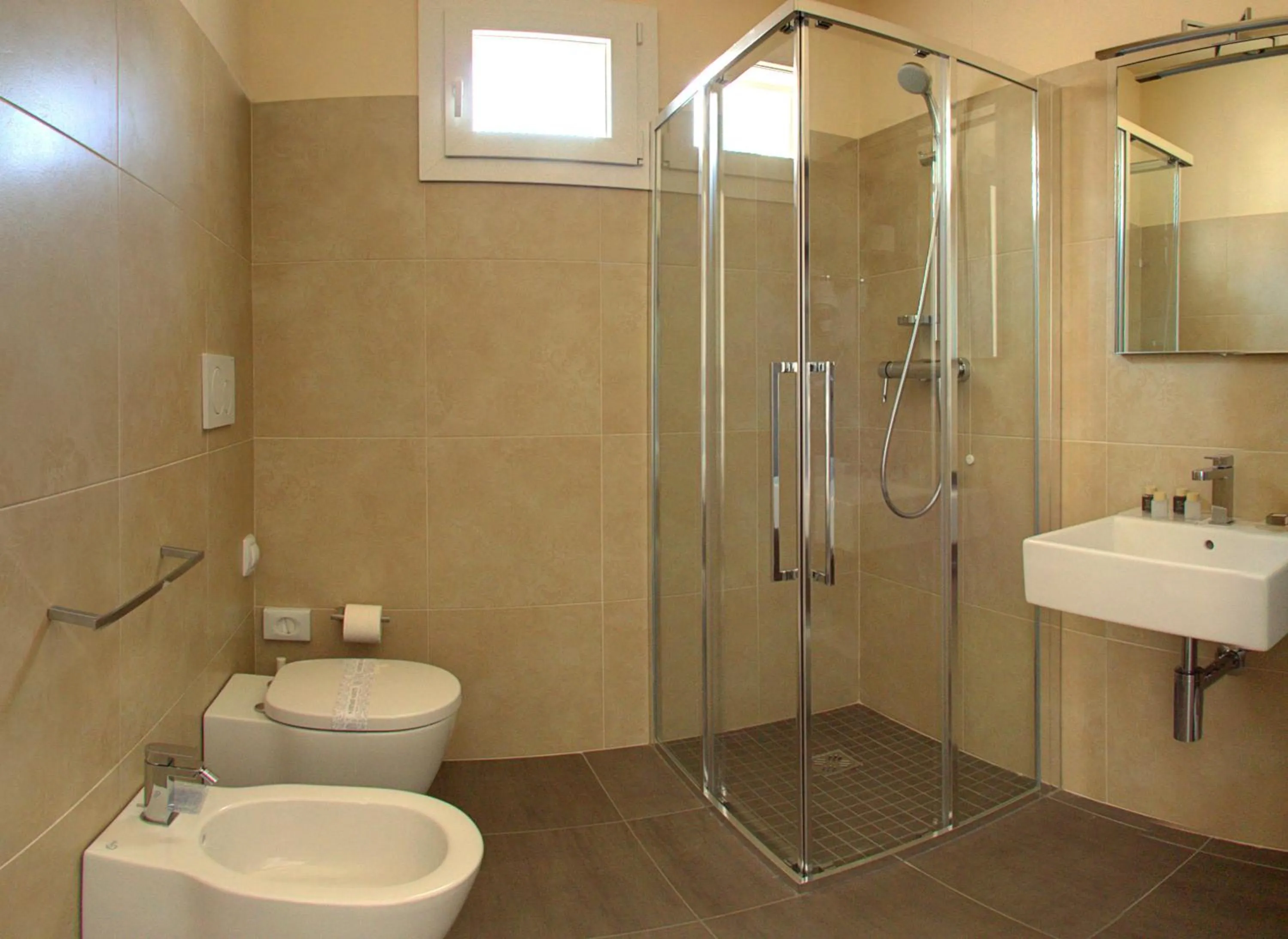 Shower in Hotel Helvetia