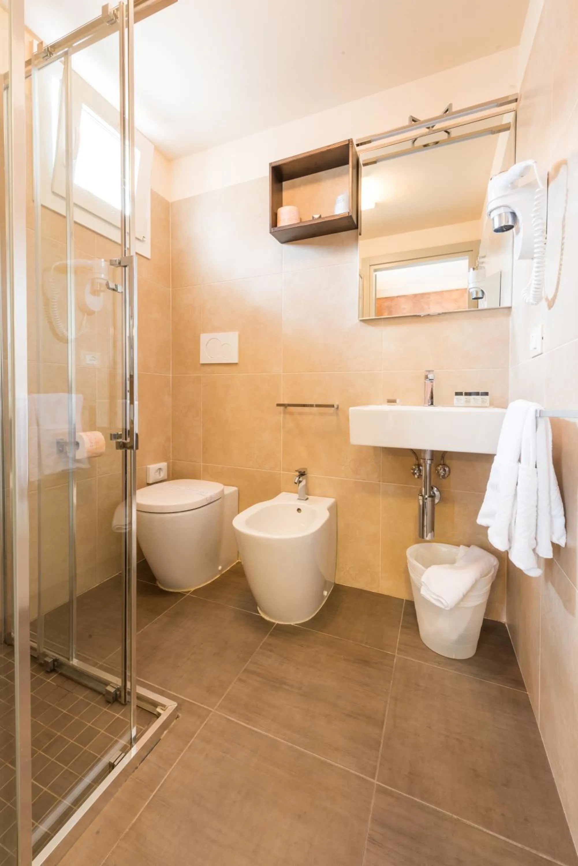 Shower in Hotel Helvetia