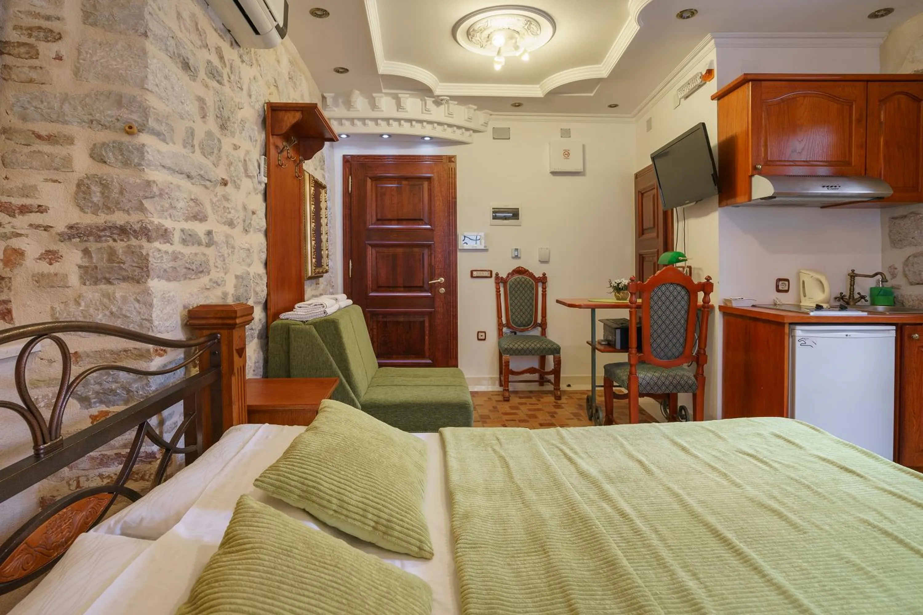 Decorative detail, Bed in Apartments Wine House Old Town