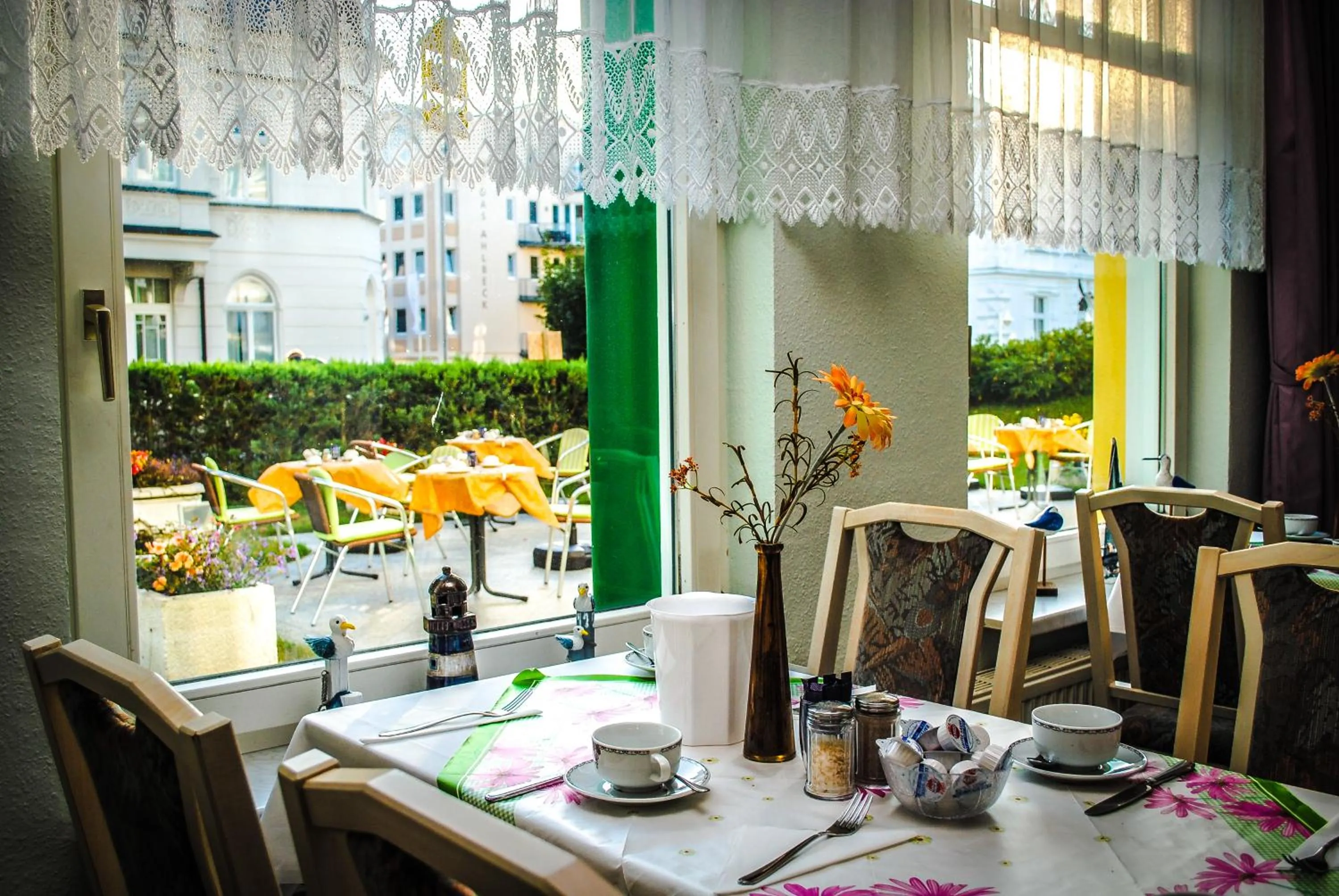 Restaurant/places to eat in Garni Eden Hotels