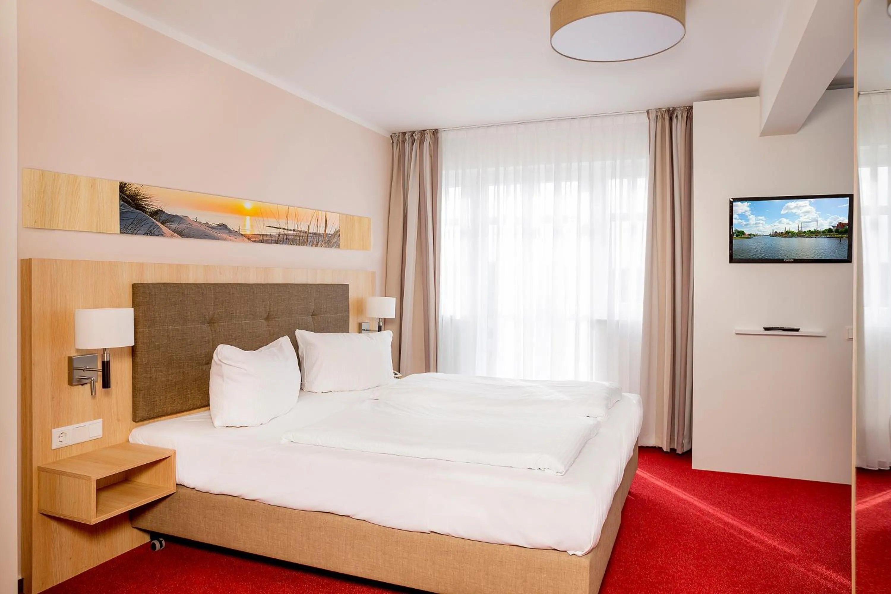 TV and multimedia, Bed in Garni Eden Hotels