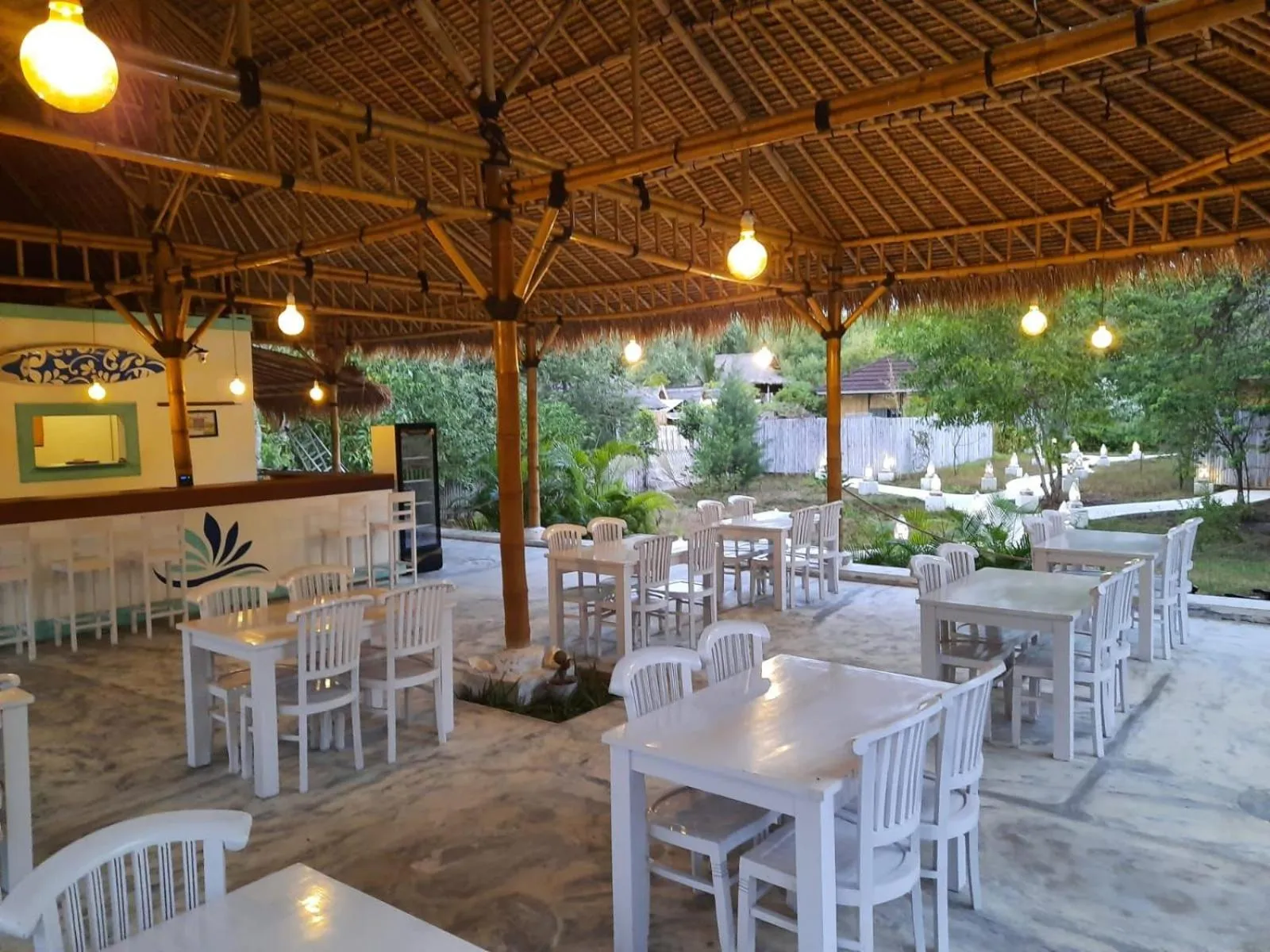 Restaurant/places to eat in Villa Samalas Resort and Restaurant