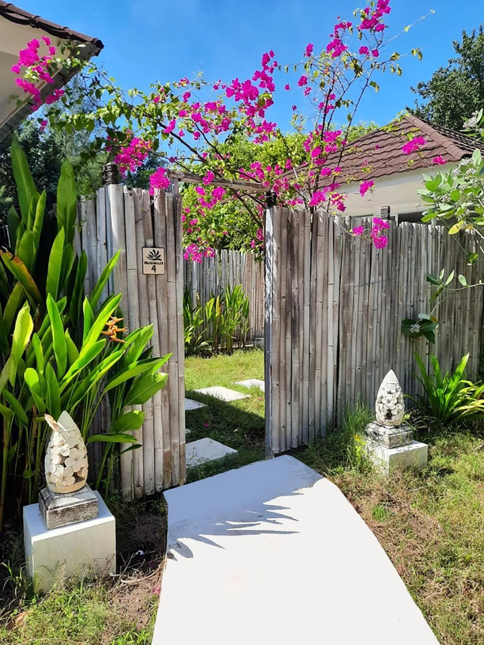 Garden in Villa Samalas Resort and Restaurant