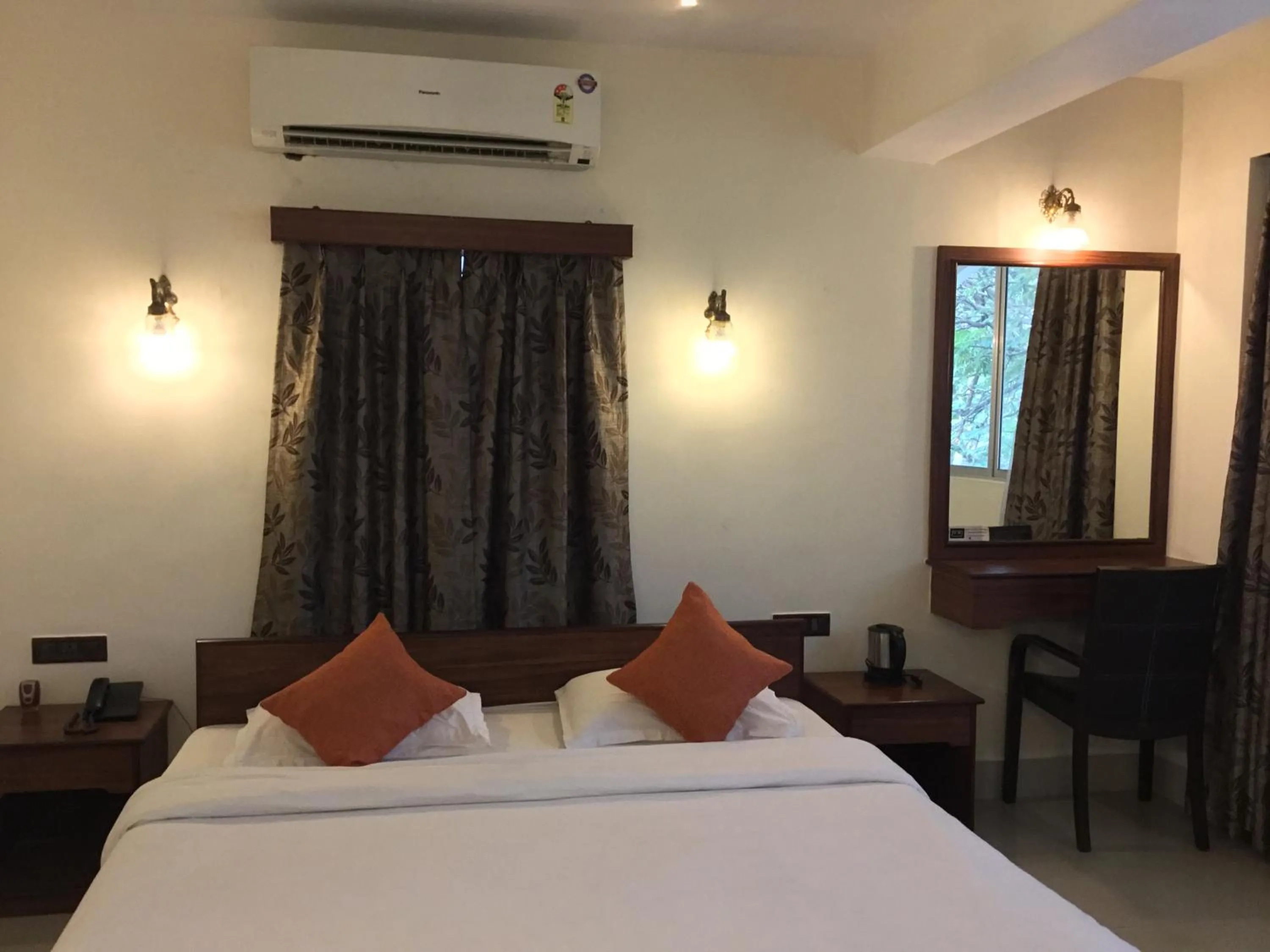 Bed in Wise Owl Comfotel