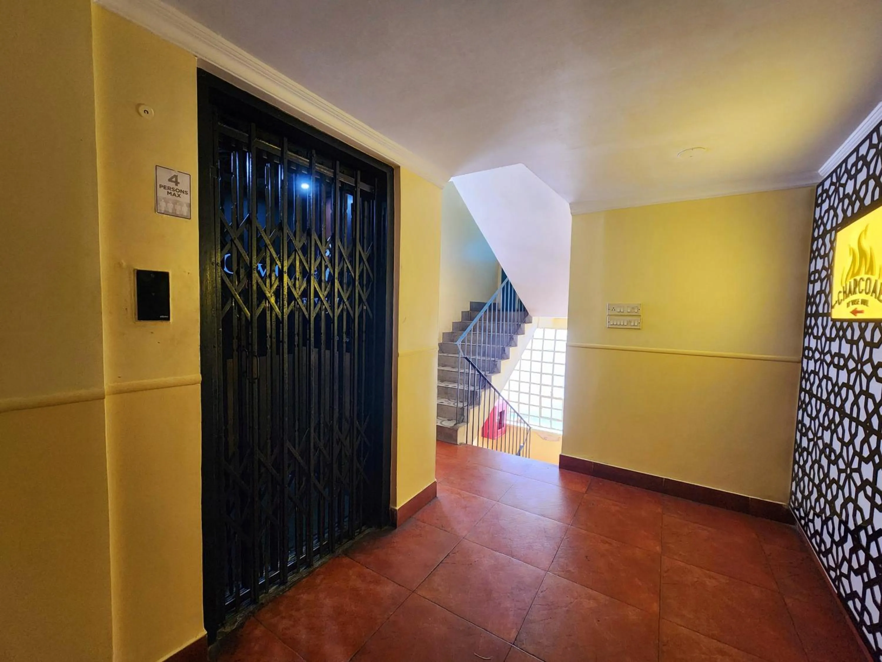 elevator in Wise Owl Comfotel