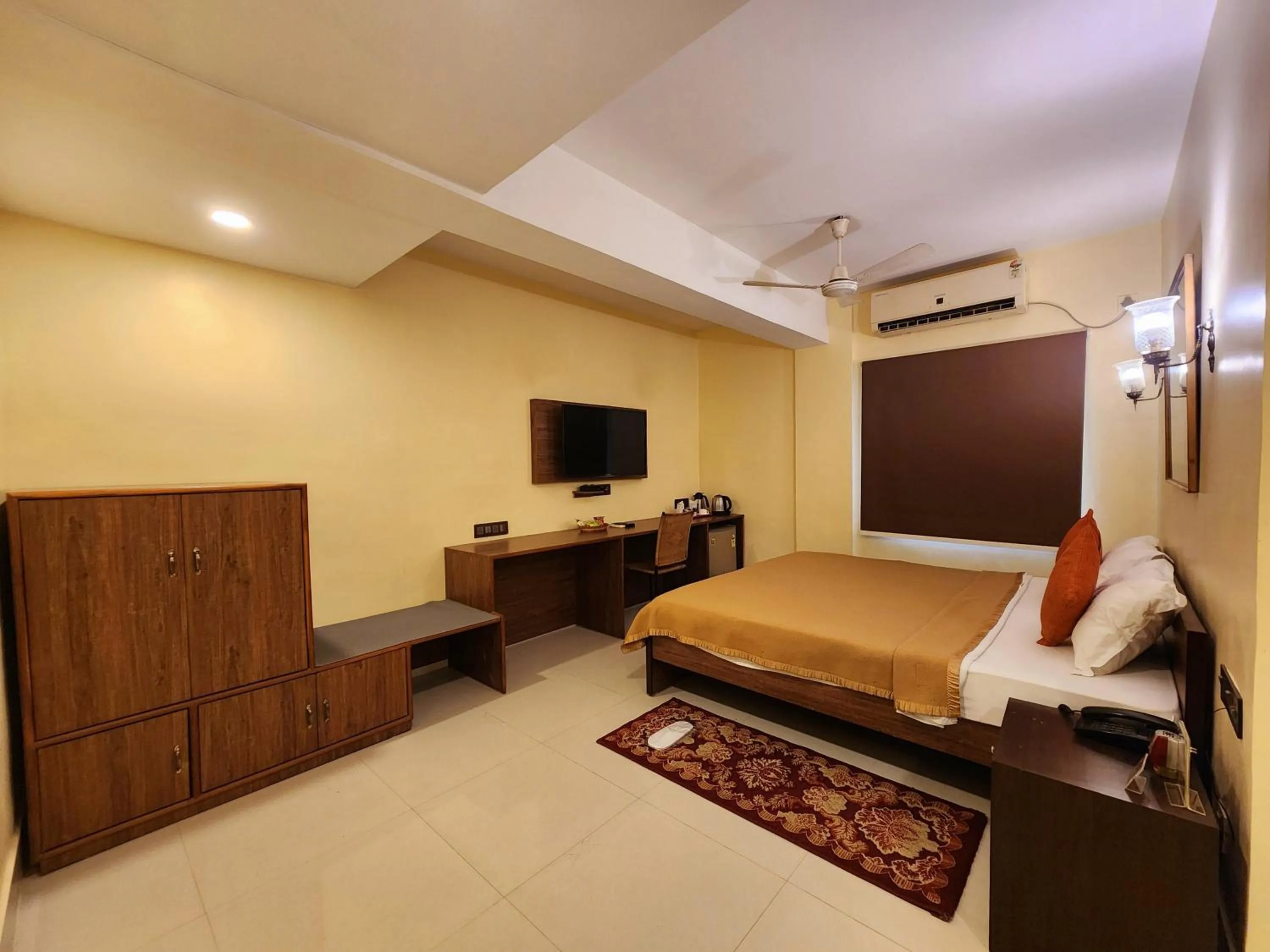 Bed in Wise Owl Comfotel