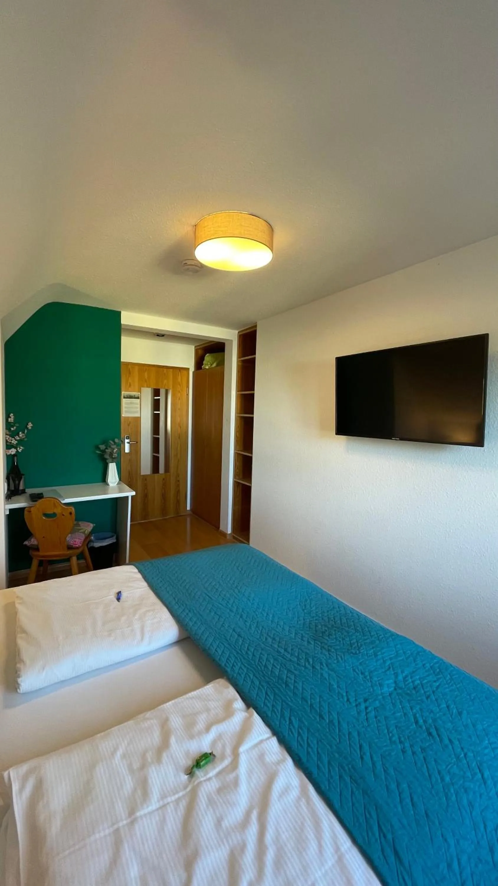 Bed in Hotel & Restaurant Grüner Baum Merzhausen