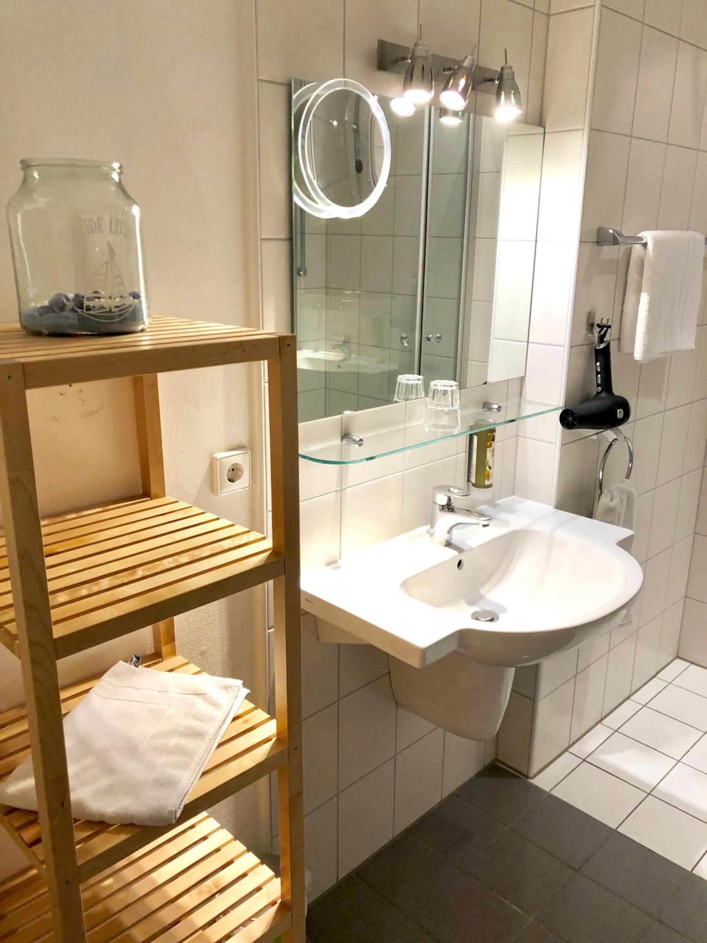 Toilet in Hotel & Restaurant Grüner Baum Merzhausen