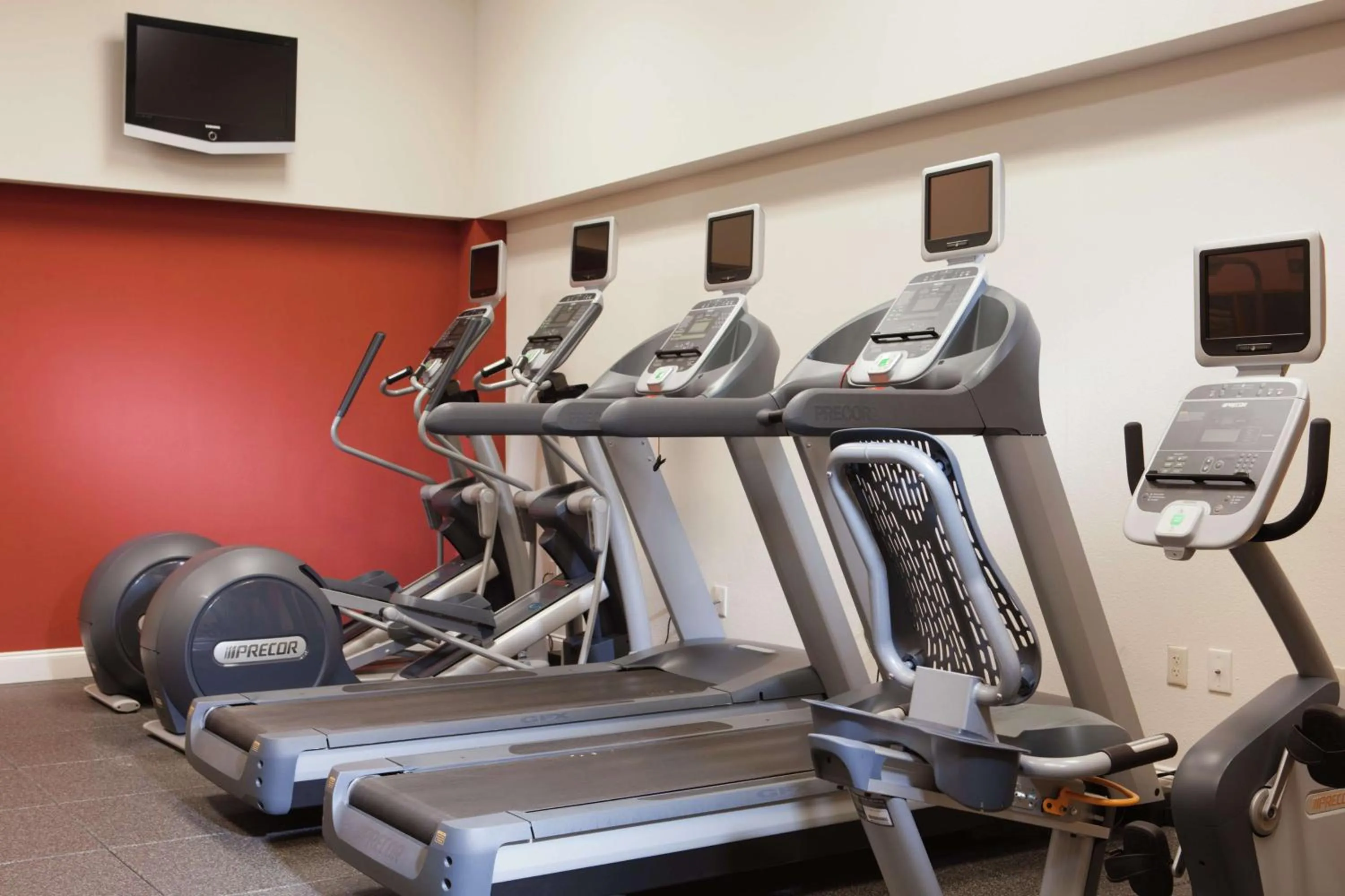 Fitness centre/facilities in DoubleTree by Hilton Austin