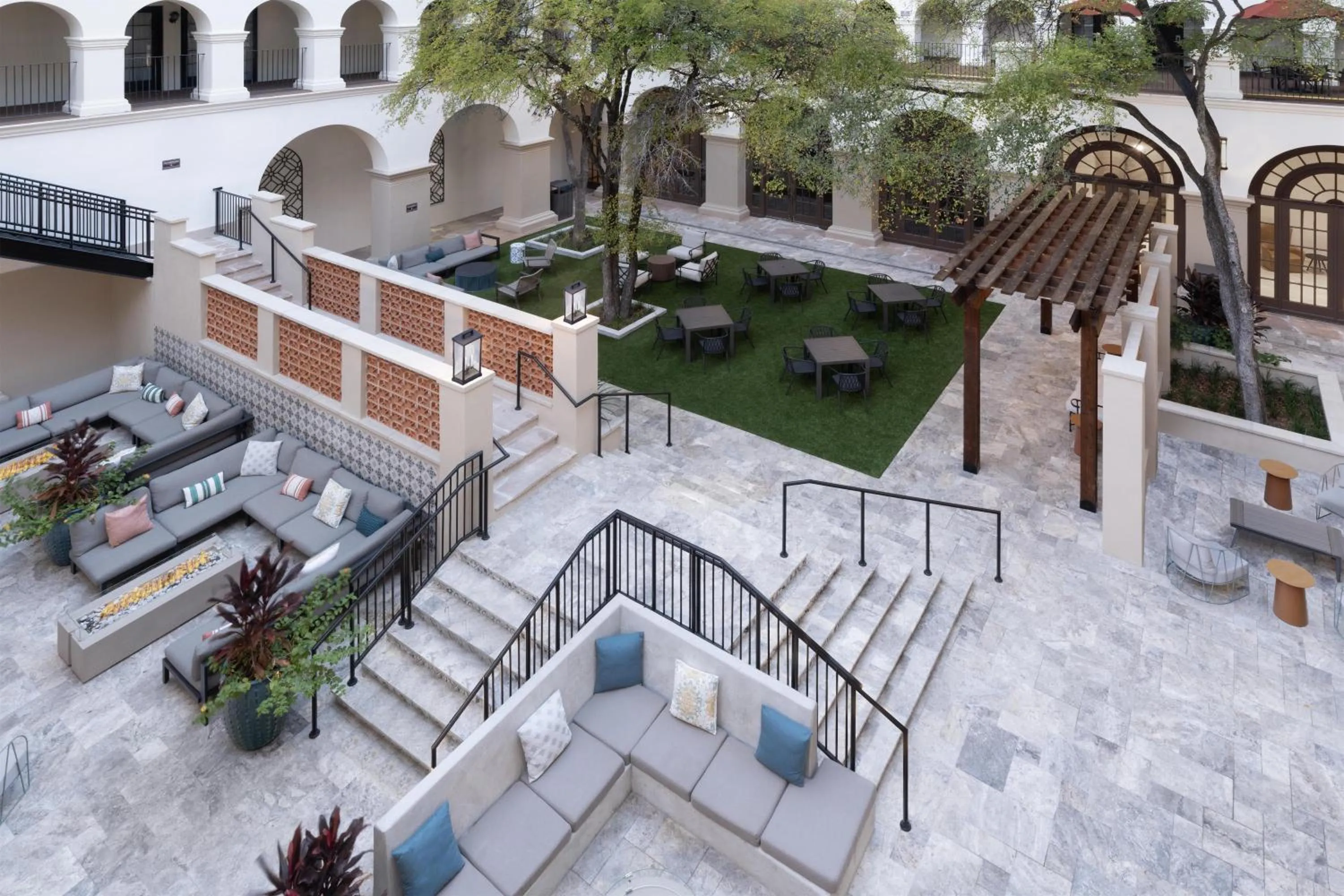 Inner courtyard view in DoubleTree by Hilton Austin