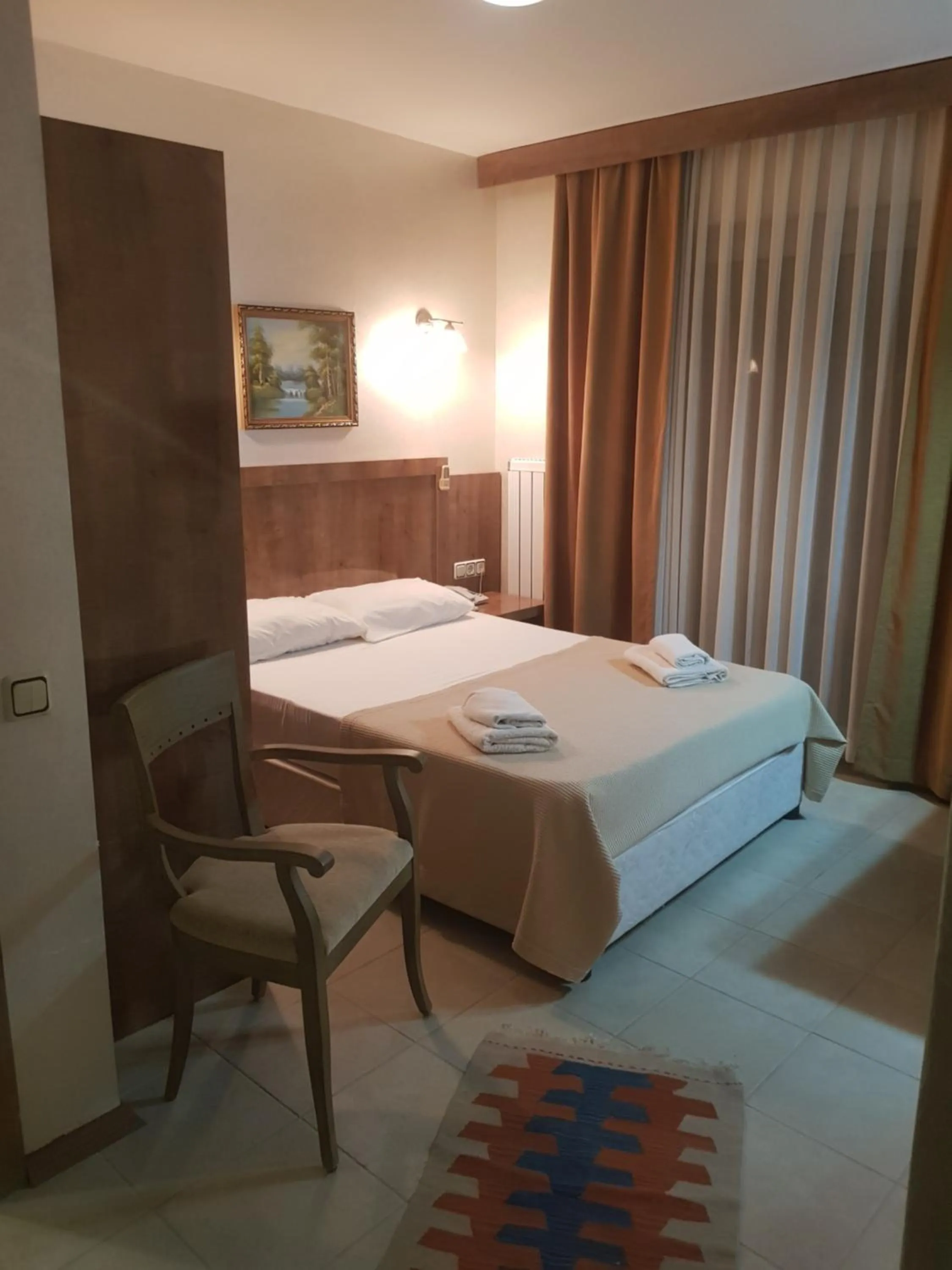 Property building, Bed in My Solmaz Hotel