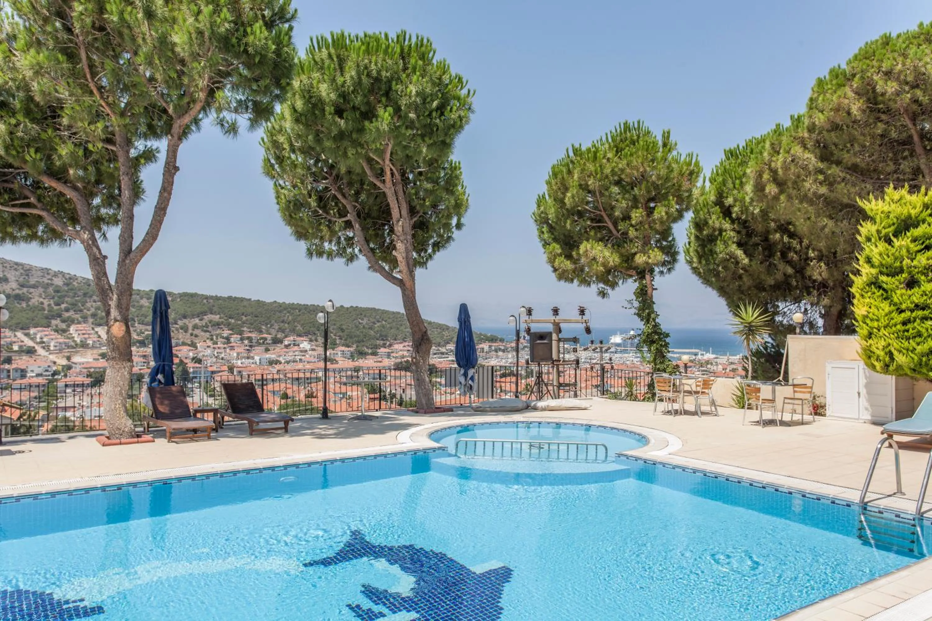 Day in My Solmaz Hotel