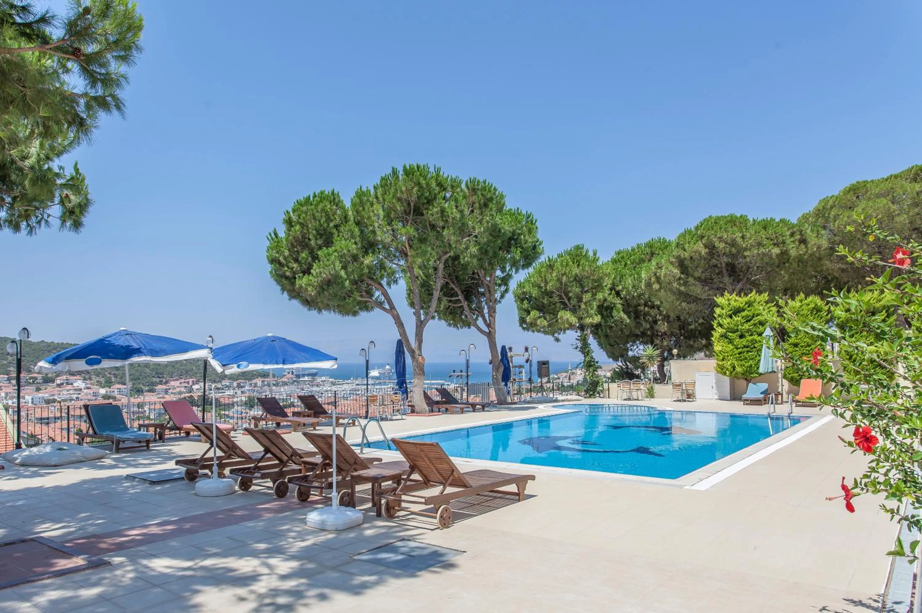 Day in My Solmaz Hotel