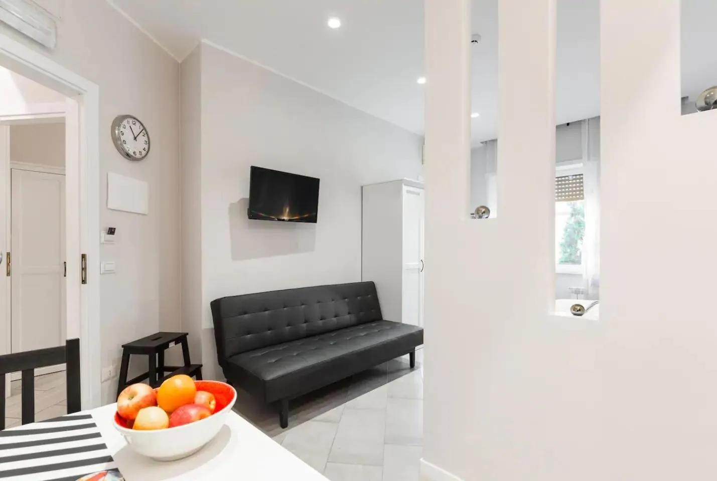 Communal lounge/ TV room in Interno 1 Ciampino Roma Luxury Apartment con balcone