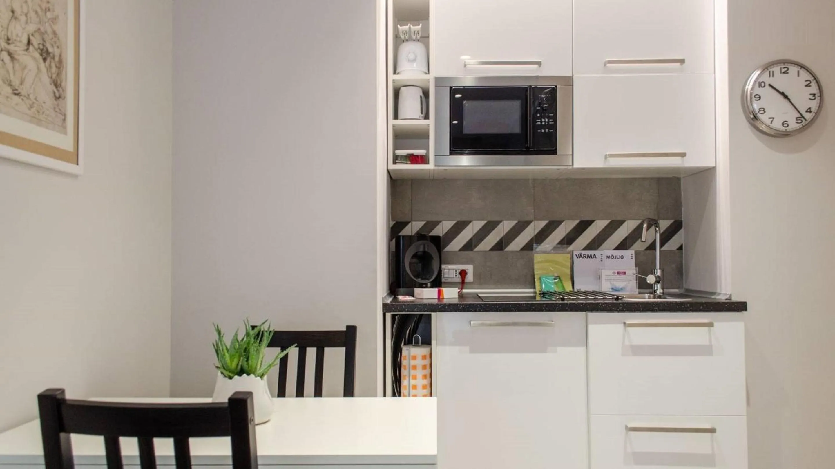 Coffee/tea facilities in Interno 1 Ciampino Roma Luxury Apartment con balcone