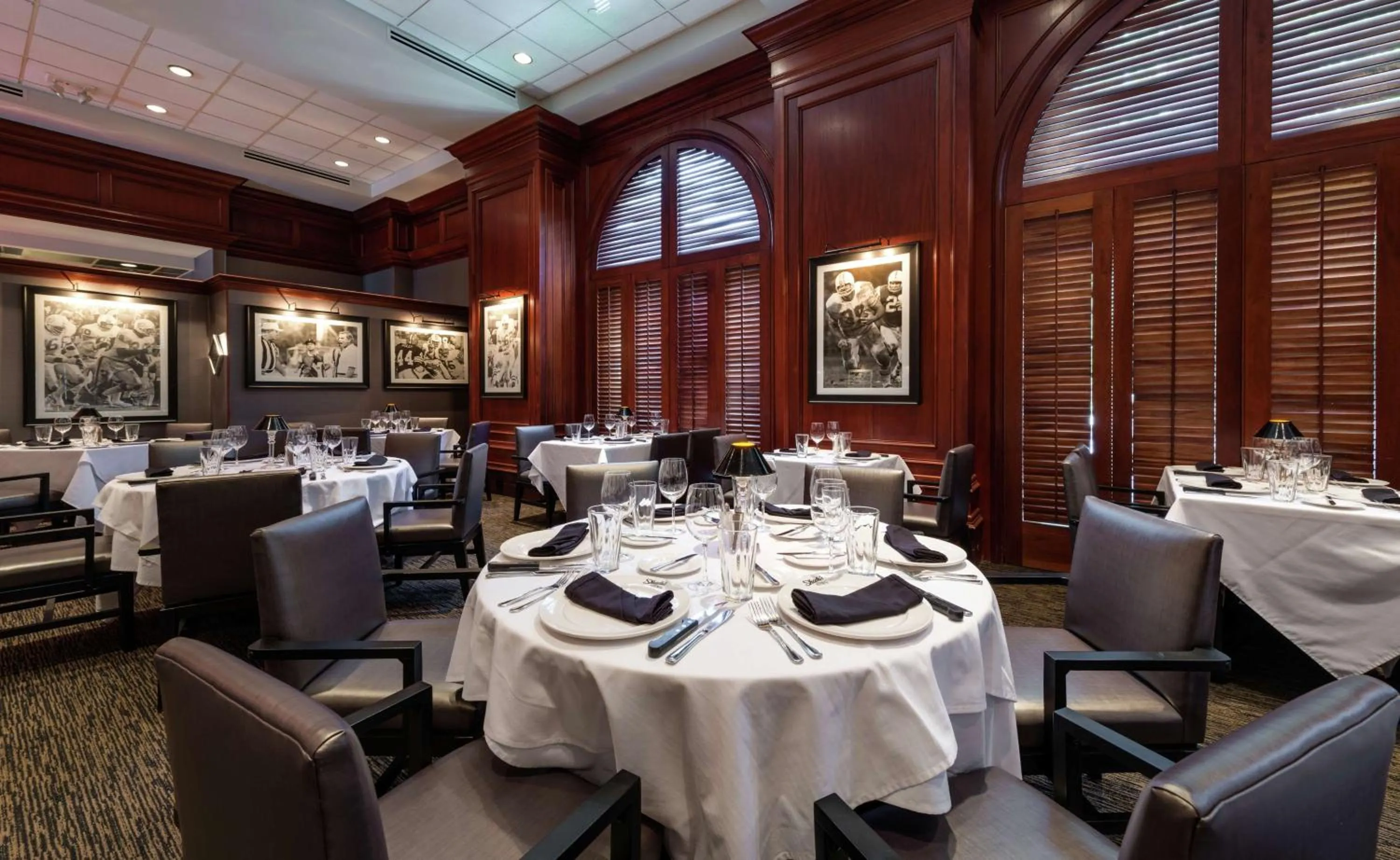 Restaurant/places to eat in Hilton Naples