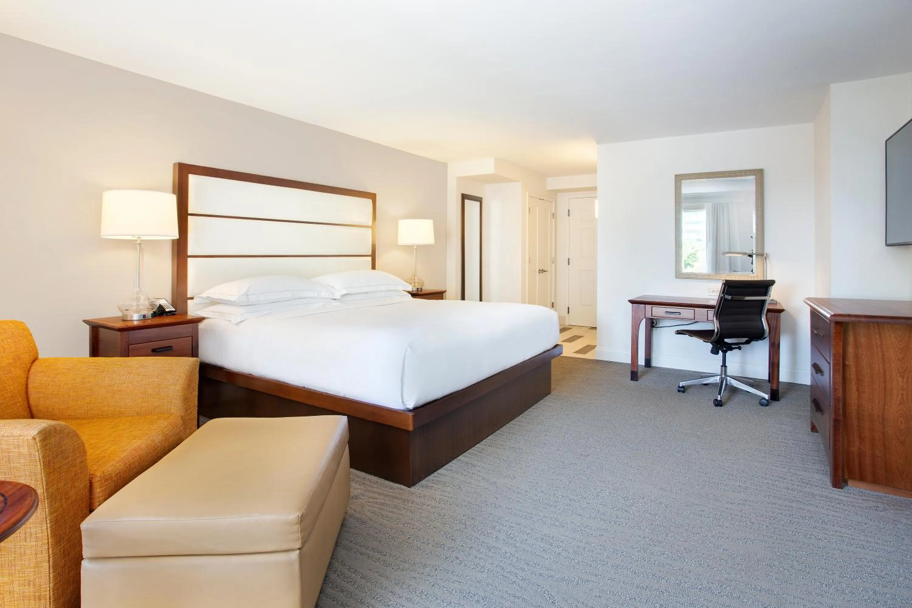 Photo of the whole room, Bed in Hilton Naples