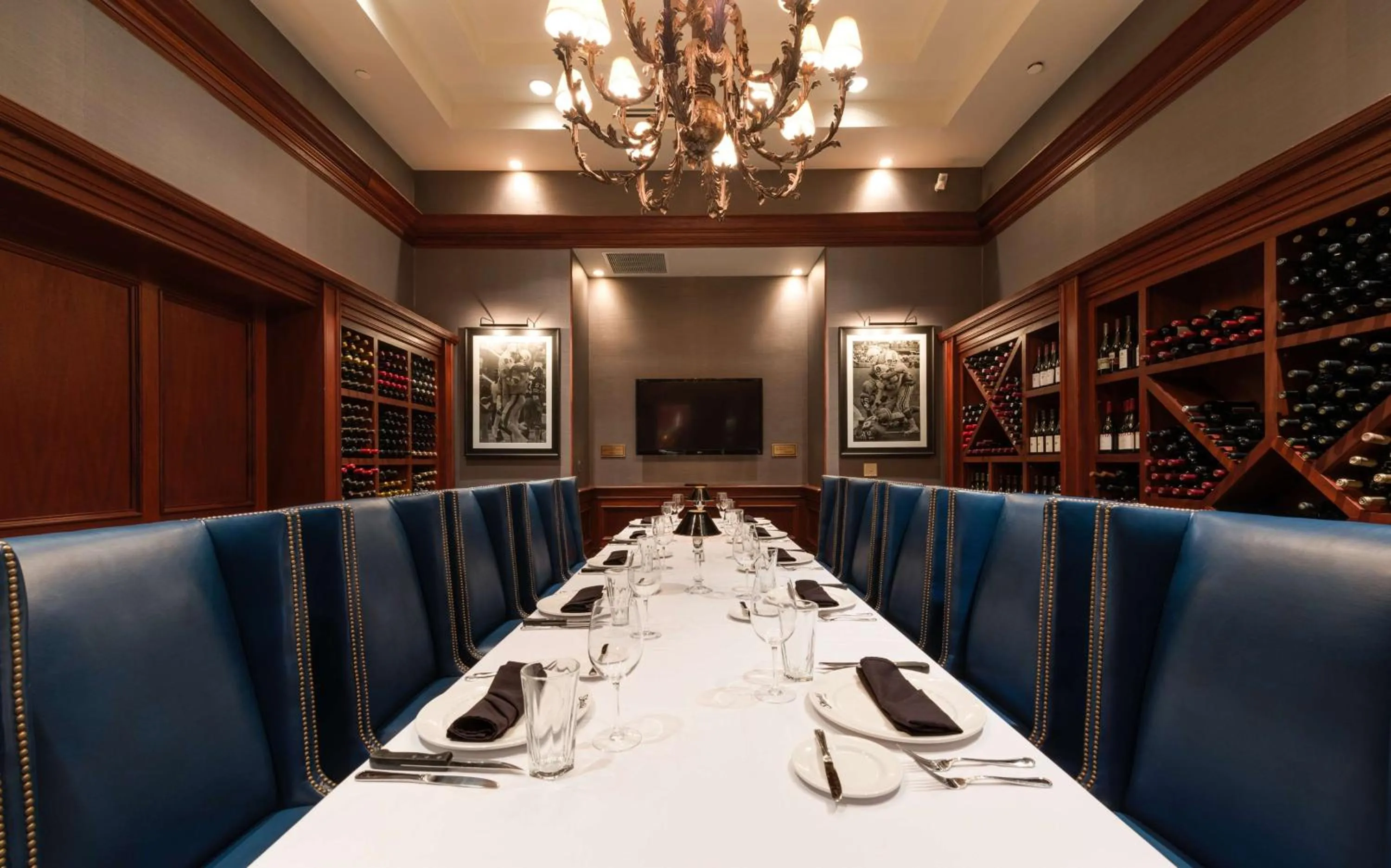 Restaurant/places to eat in Hilton Naples