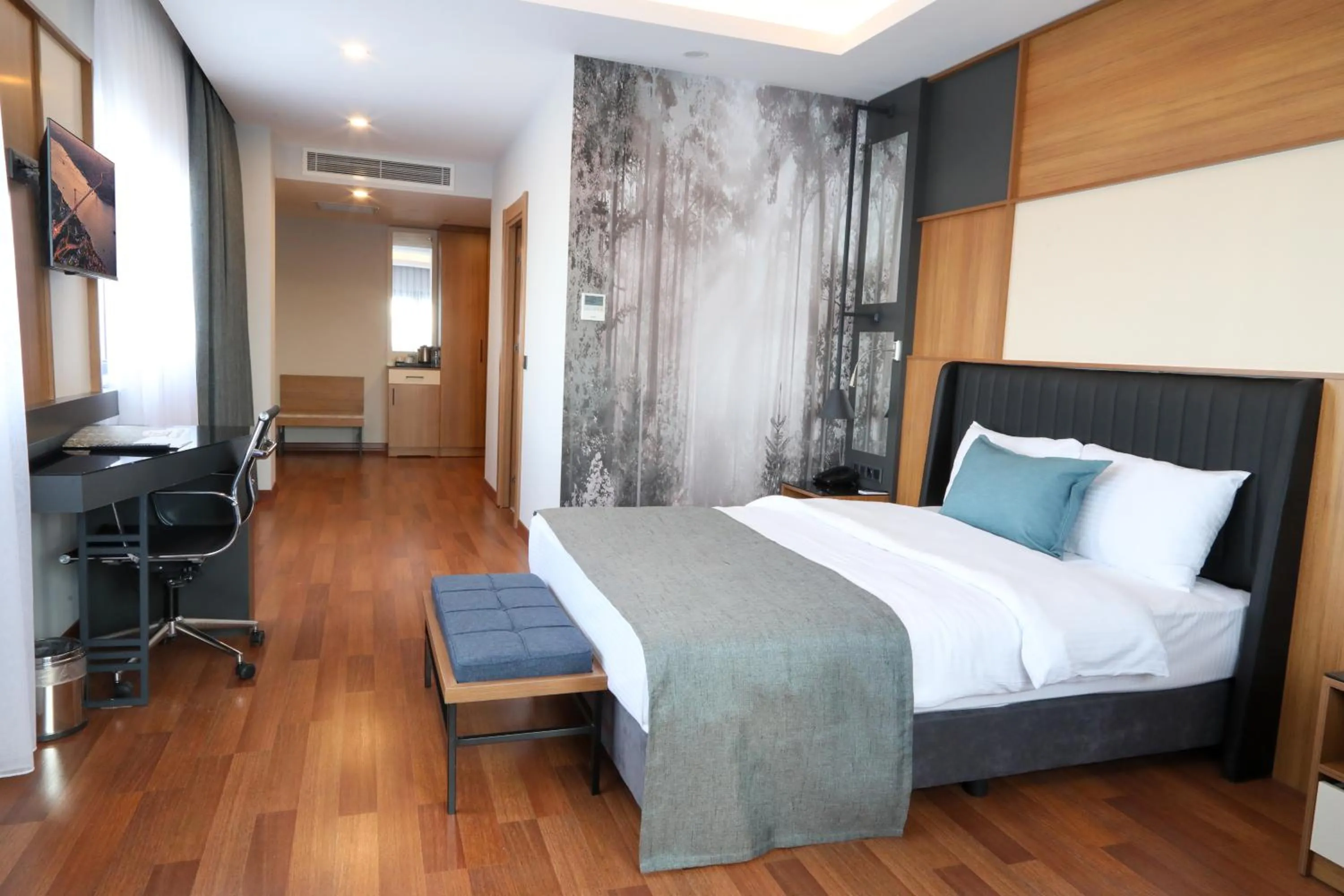 Photo of the whole room, Bed in Expoist Hotel