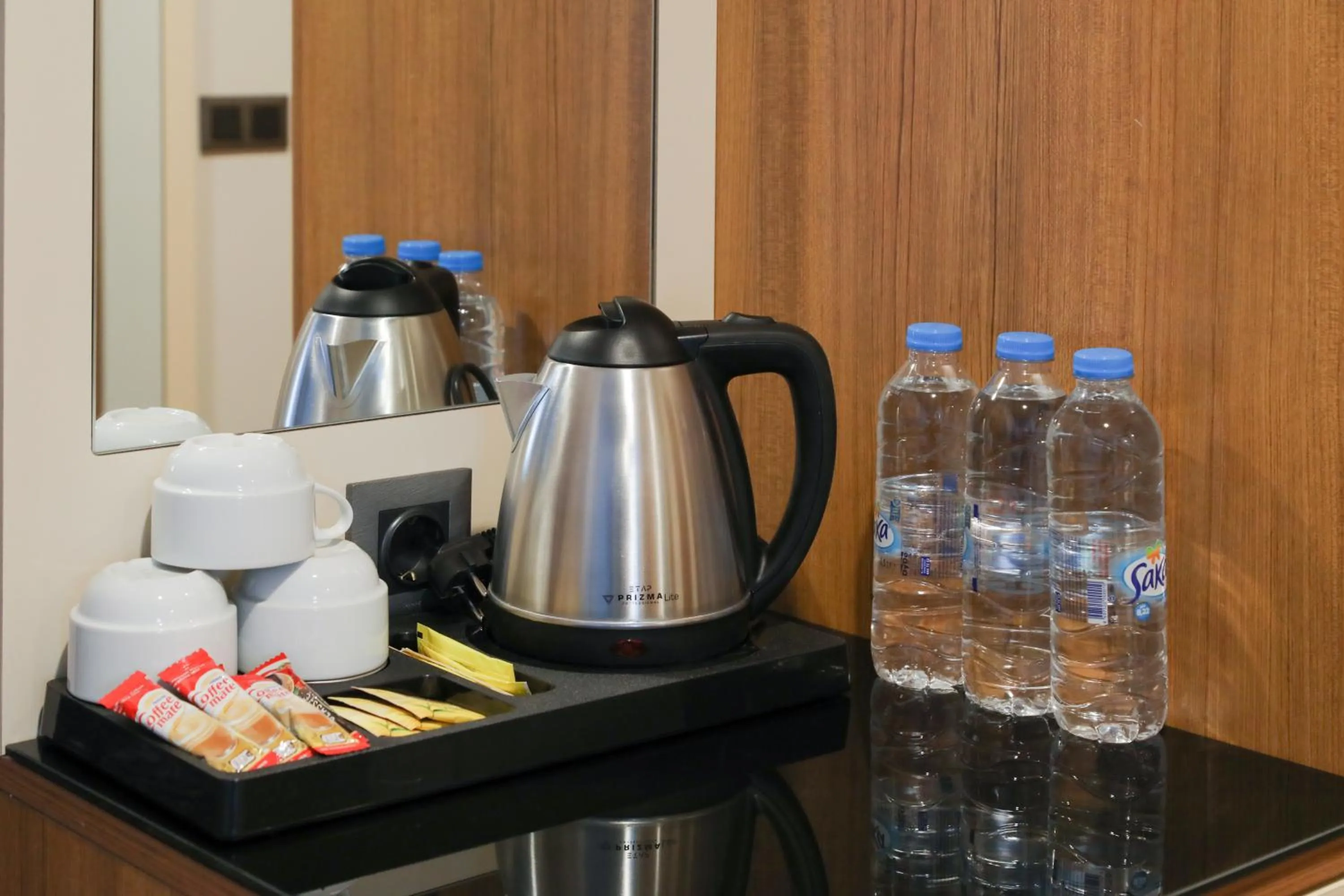 Coffee/tea facilities in Expoist Hotel