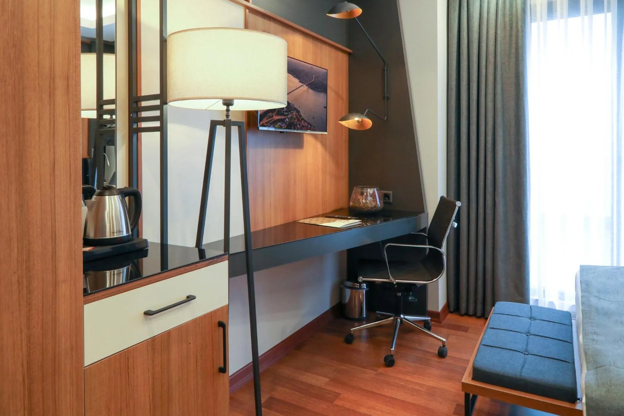 Seating area in Expoist Hotel