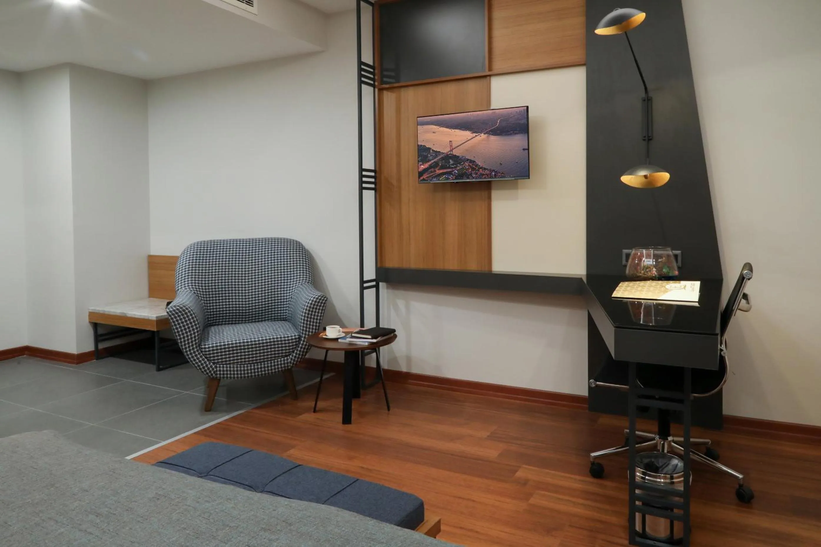 TV and multimedia in Expoist Hotel