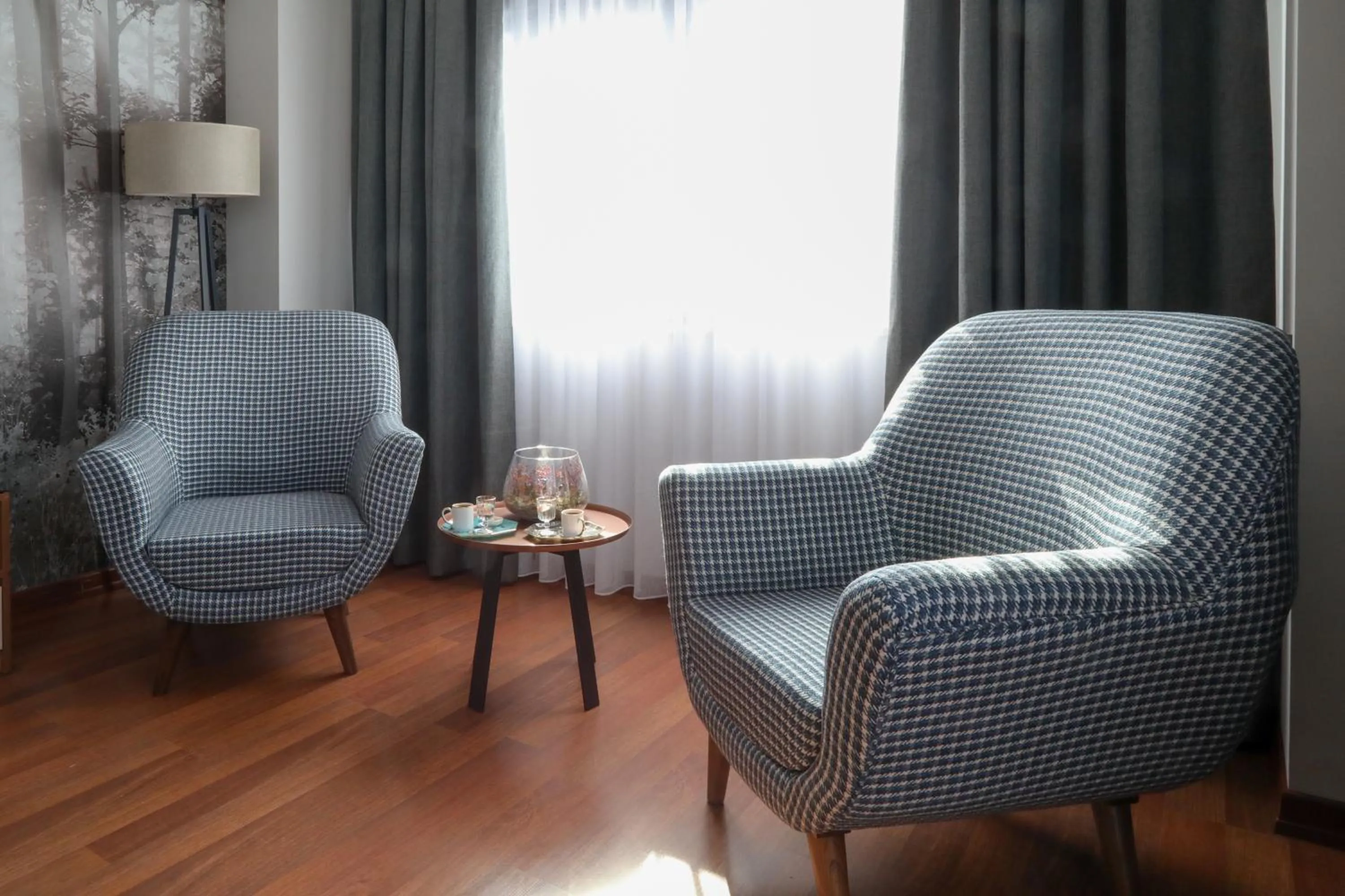 Seating area in Expoist Hotel