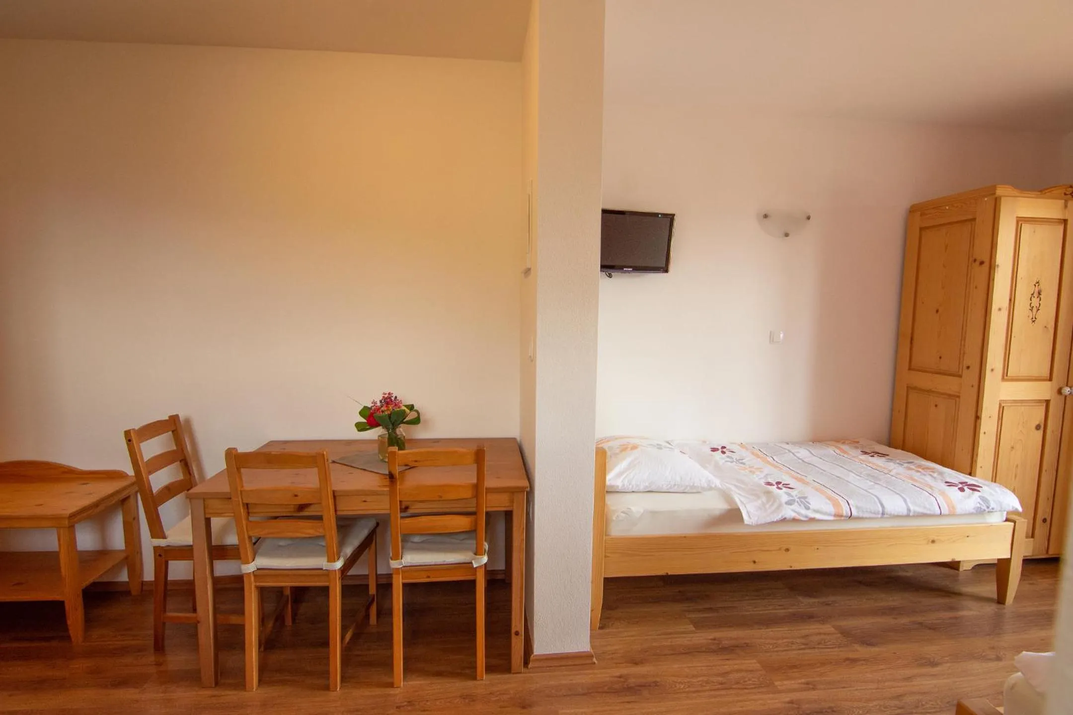 Bed in Tourist Farm "Pri Biscu"