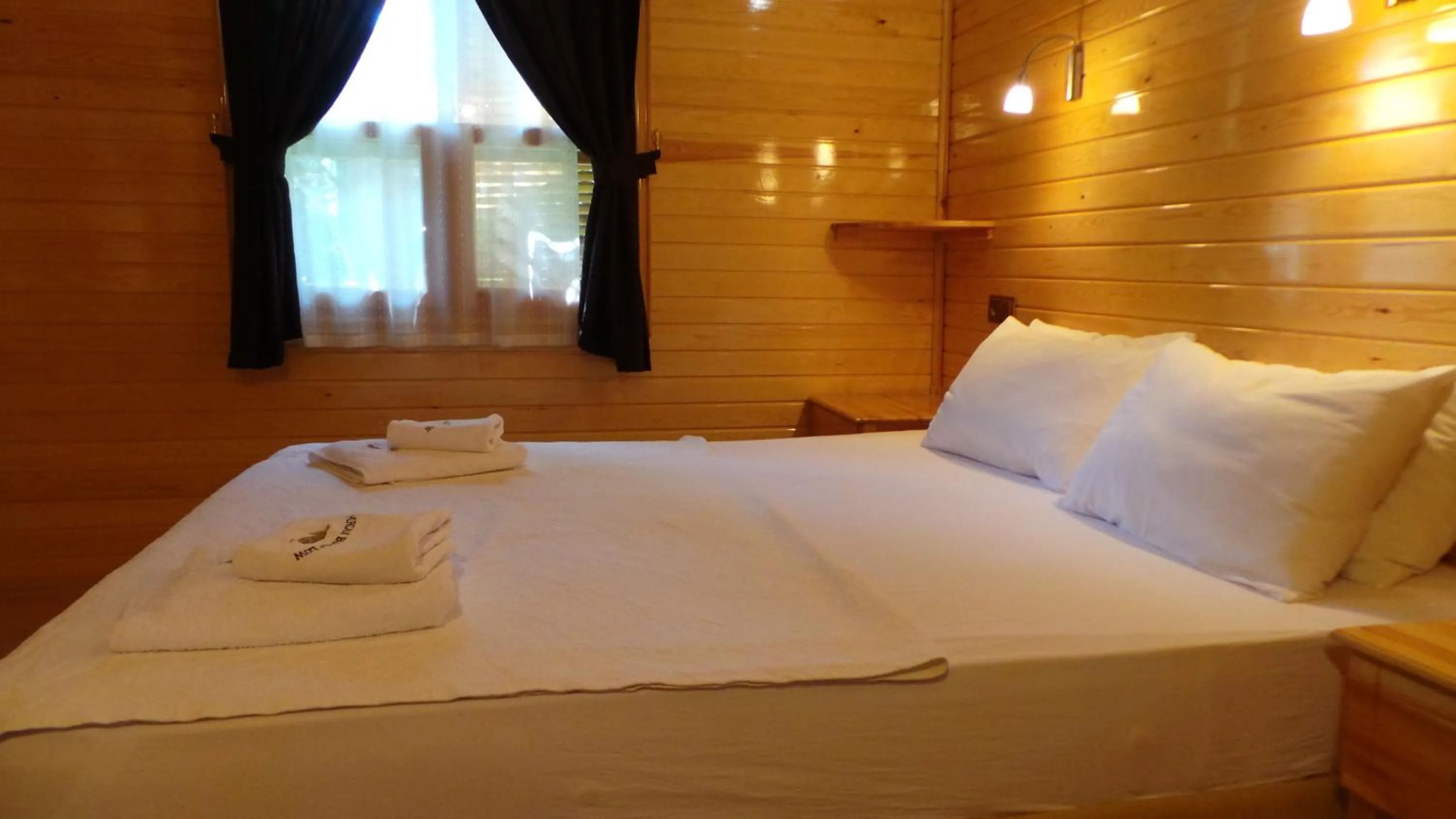 Bed in Mercan Bungalow