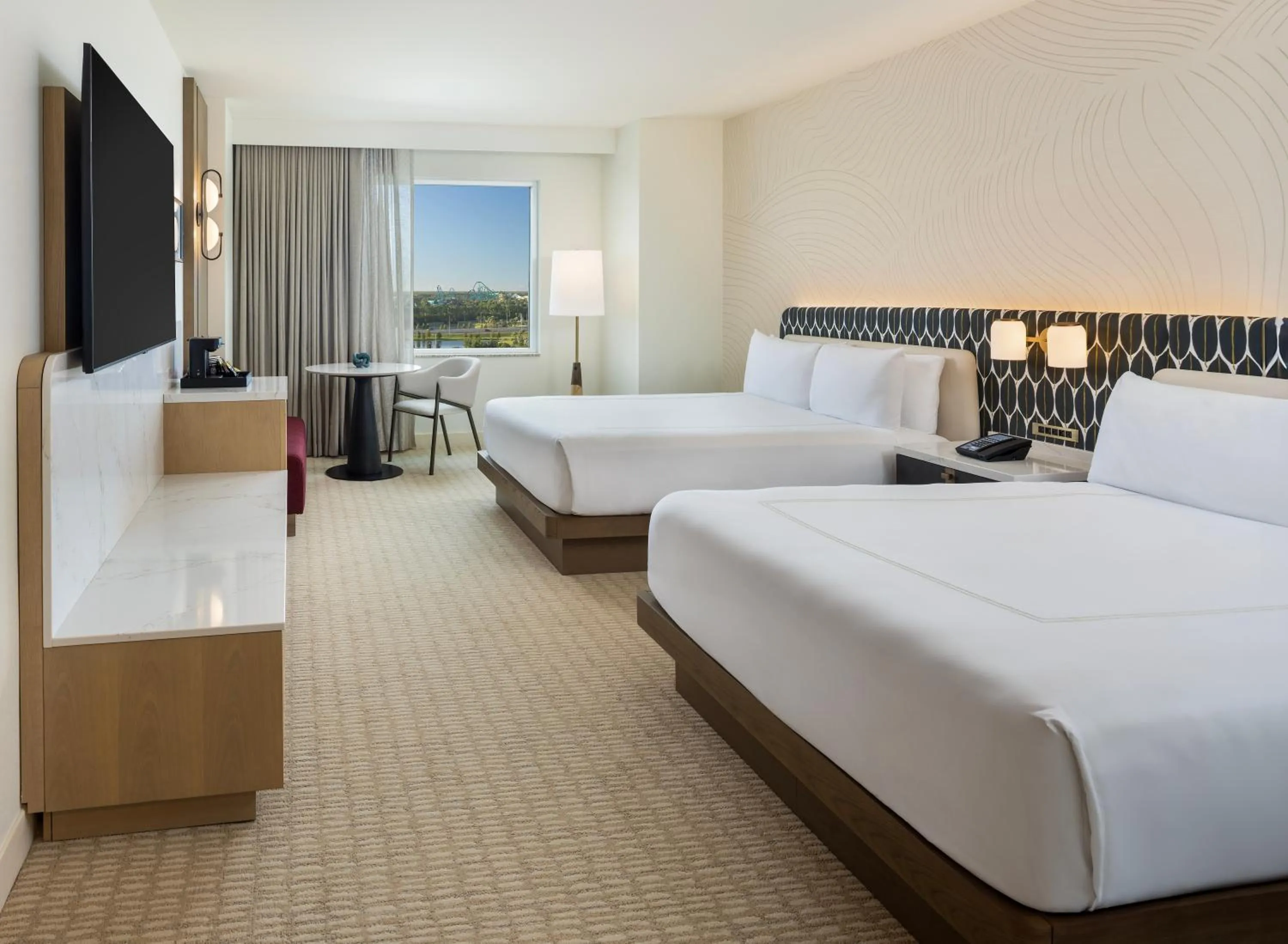 Pool view, Bed in Hilton Orlando