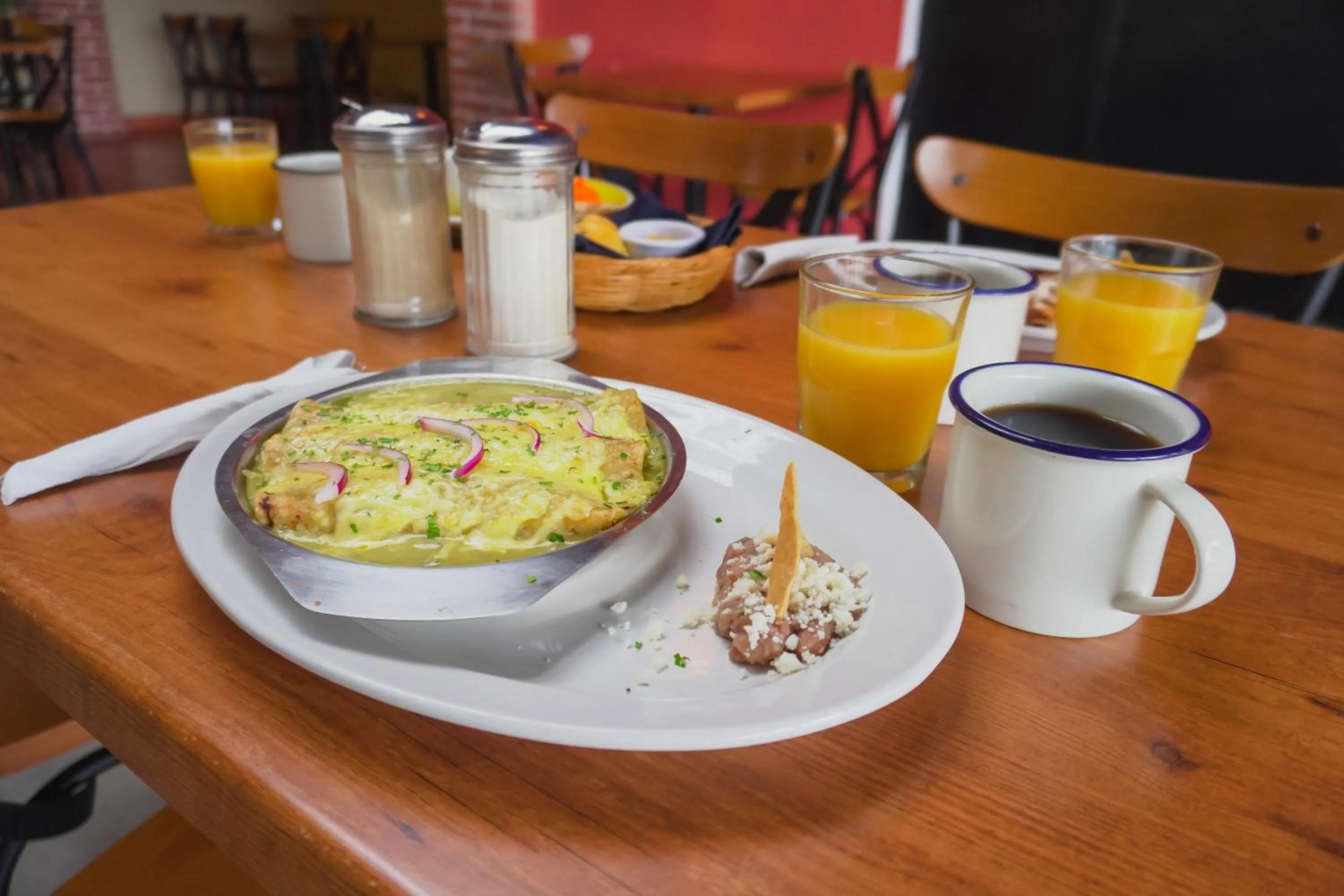 Restaurant/places to eat in Hotel RV Park San Ramón