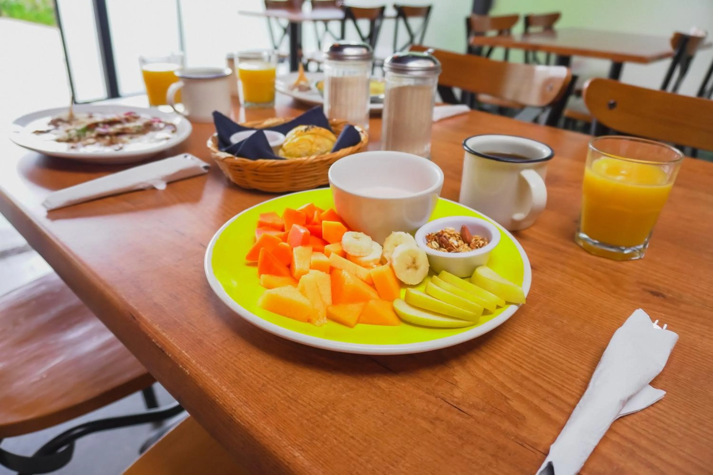 Restaurant/places to eat in Hotel RV Park San Ramón