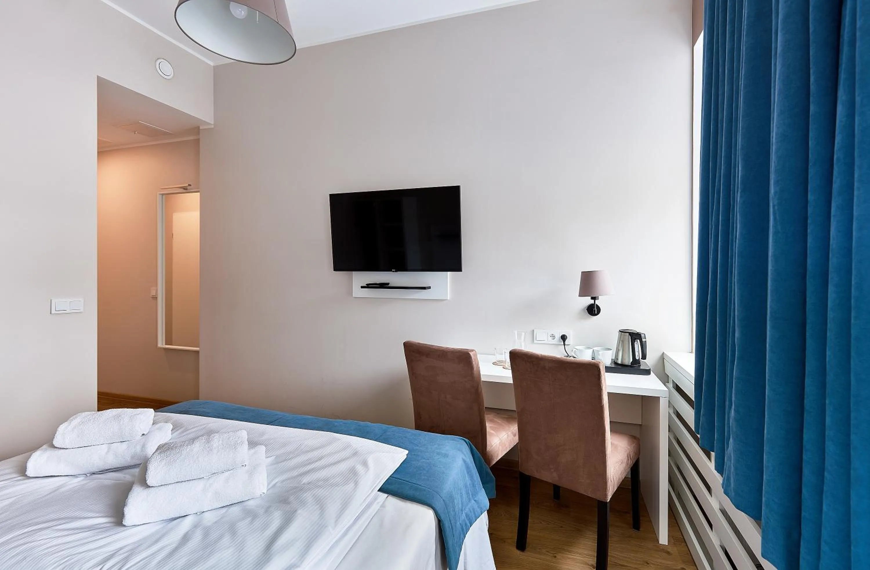 TV and multimedia, Bed in Hotel Traffic Poznań Stare Miasto