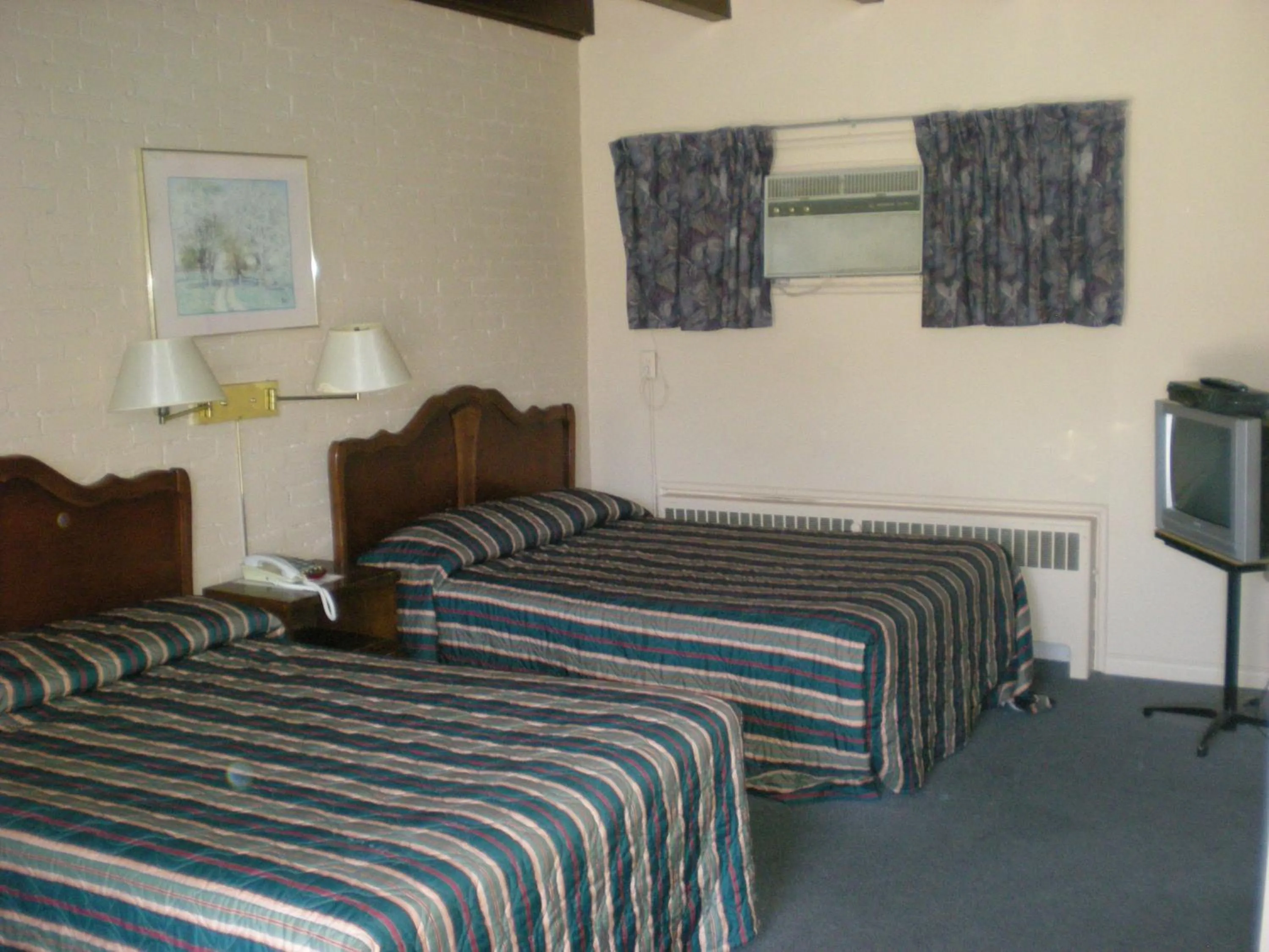 Bedroom, Bed in Motel Seigneurie de Vaudreuil