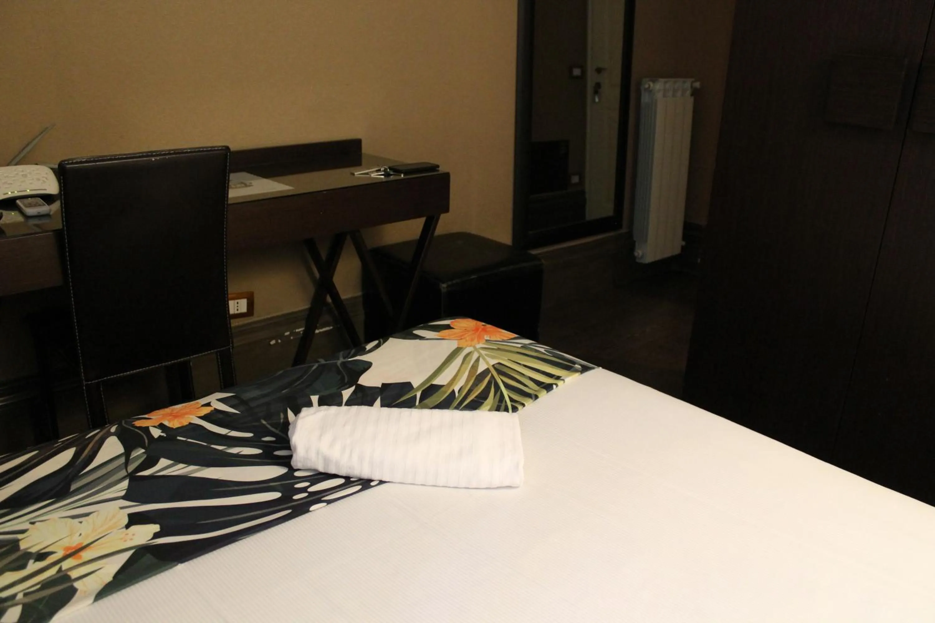 Photo of the whole room, Bed in Relais Palazzo Taverna