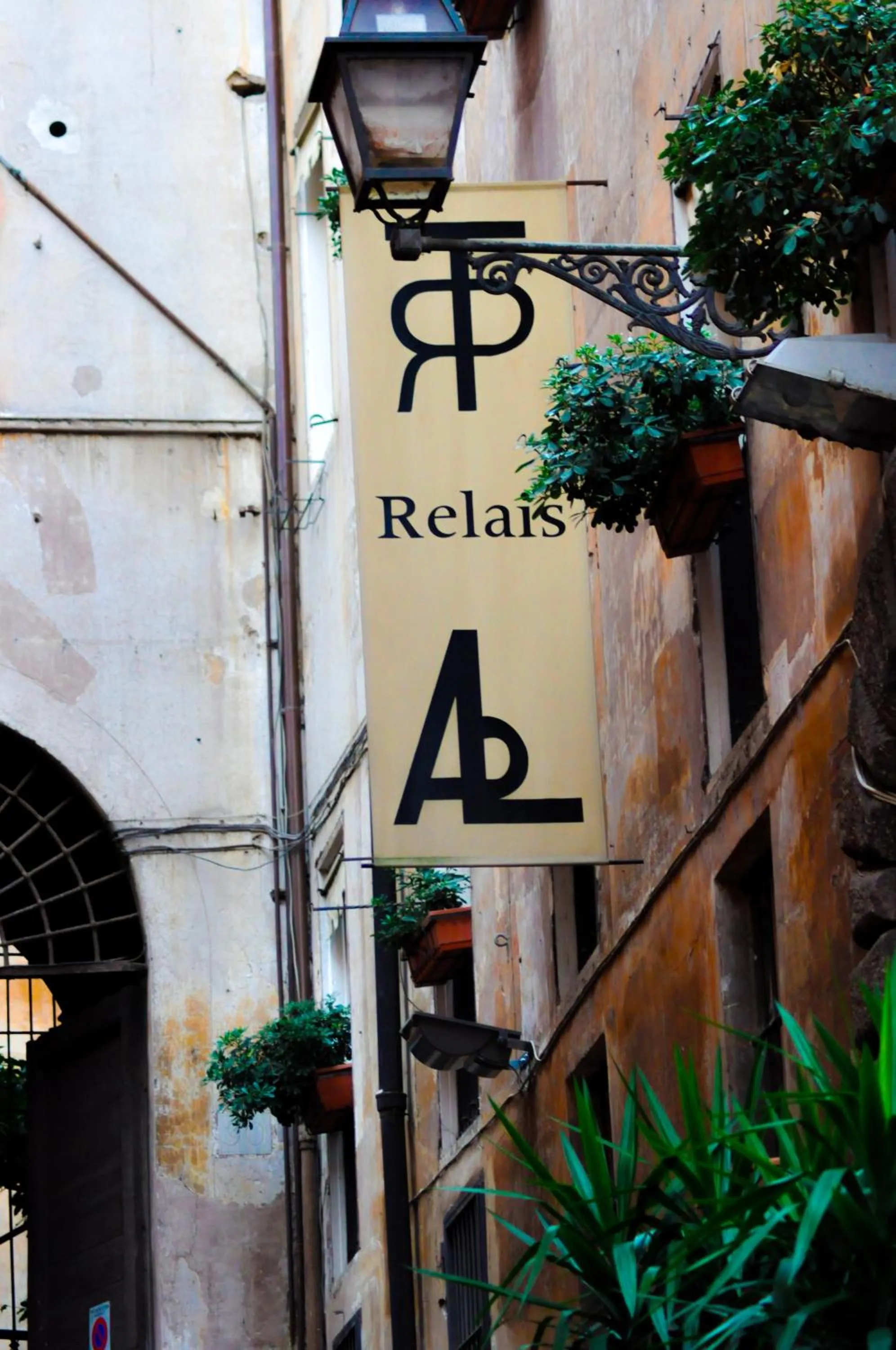 Facade/entrance in Relais Palazzo Taverna