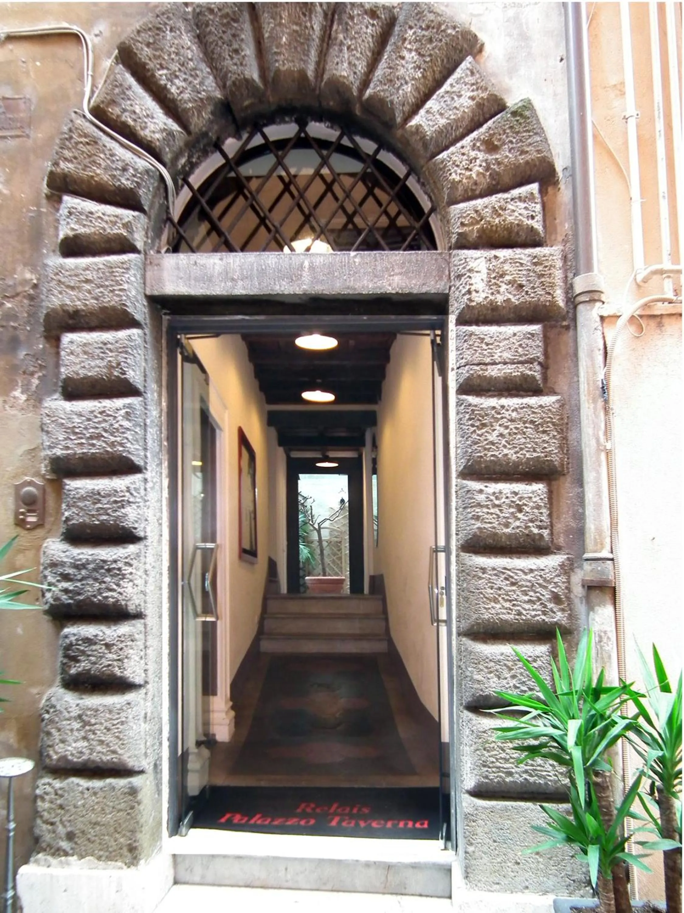 Facade/entrance in Relais Palazzo Taverna