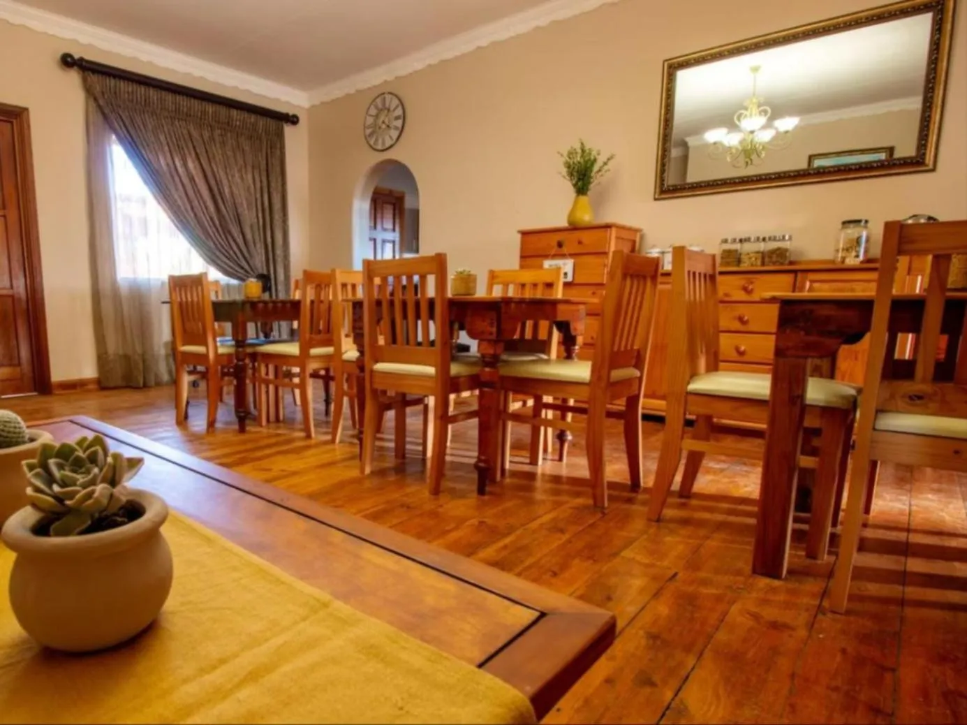 Dining area in Donsveertjie Gasteplaas & Venue