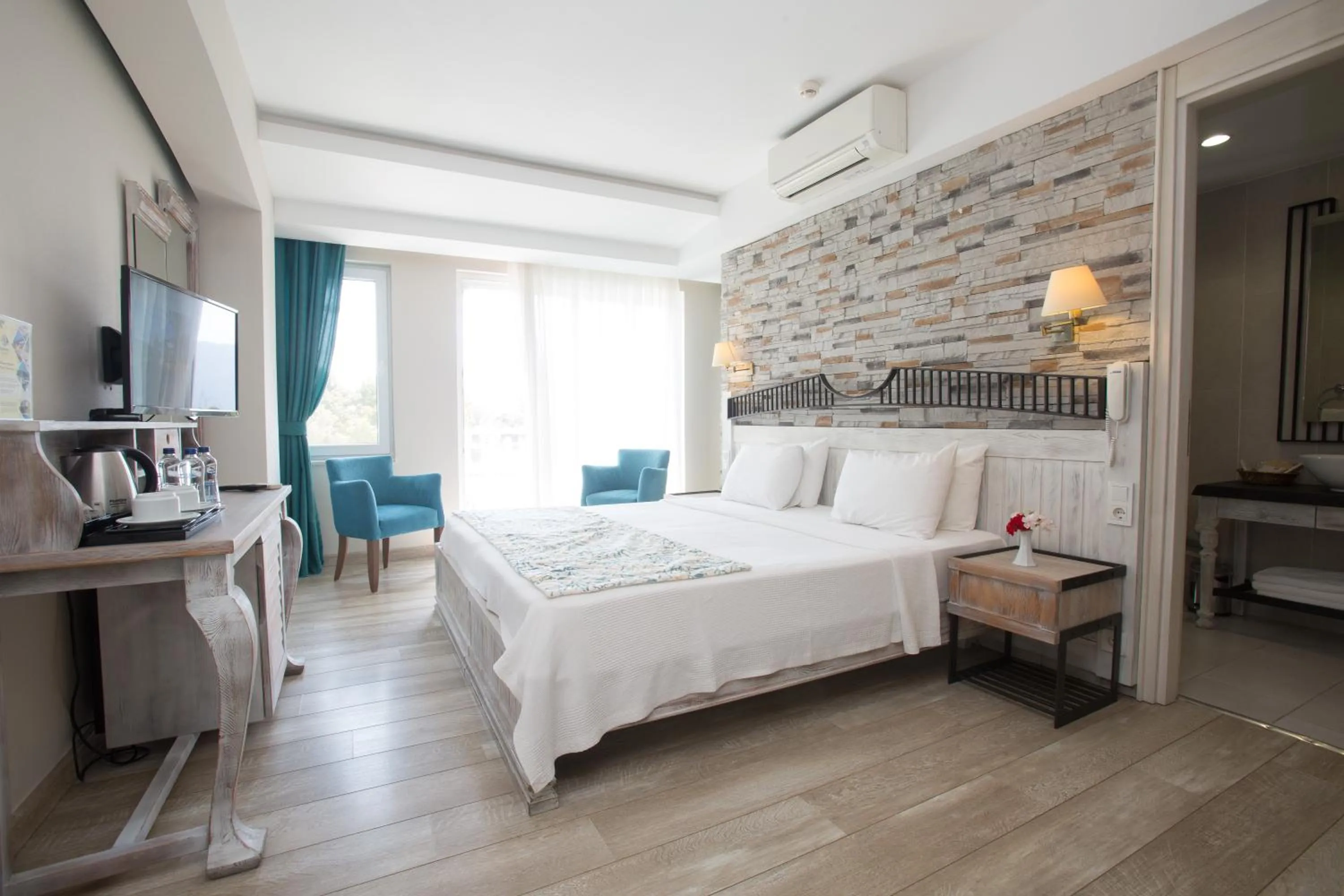 Spring, Bed in Dedeminn Marina Hotel