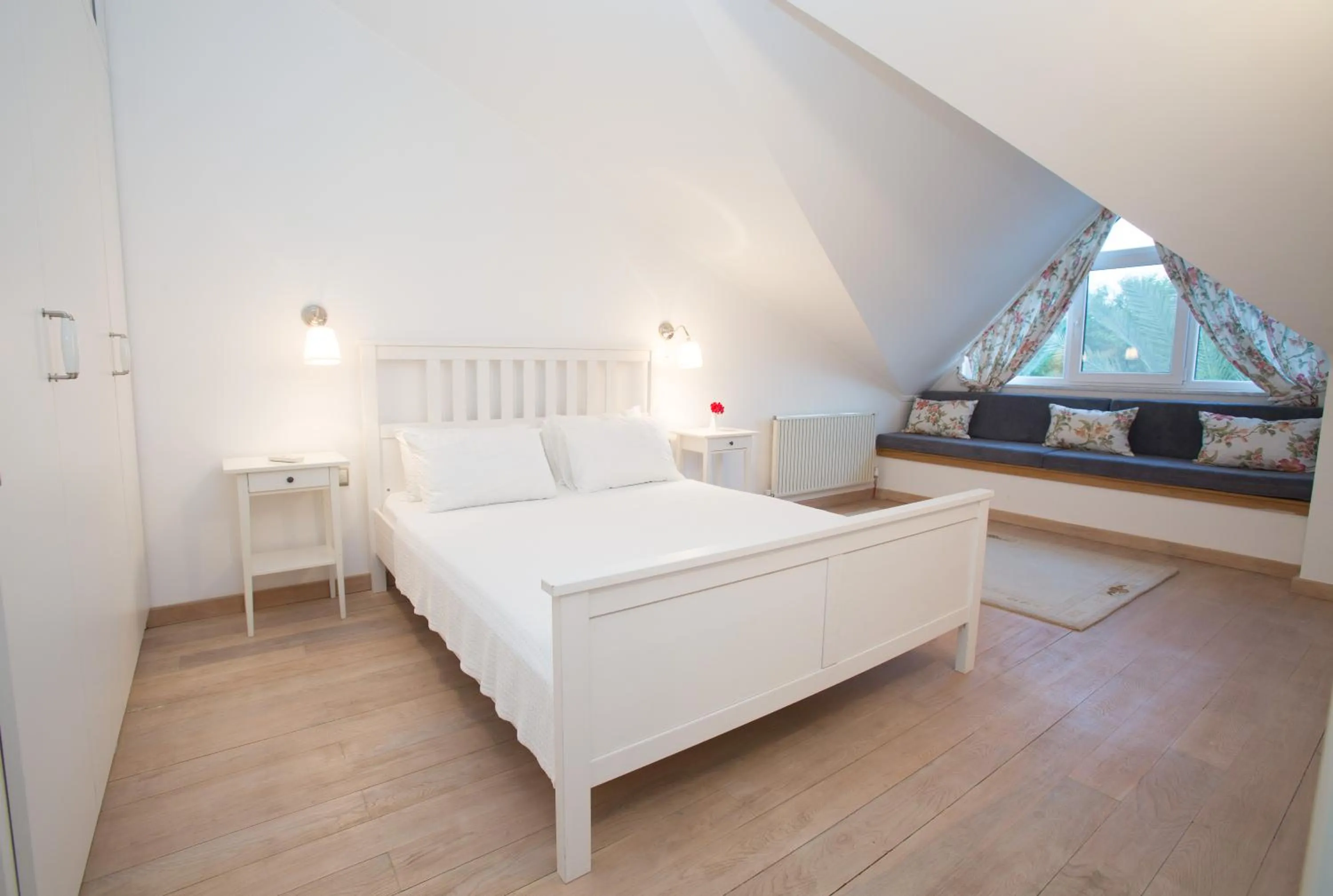 Spring, Bed in Dedeminn Marina Hotel