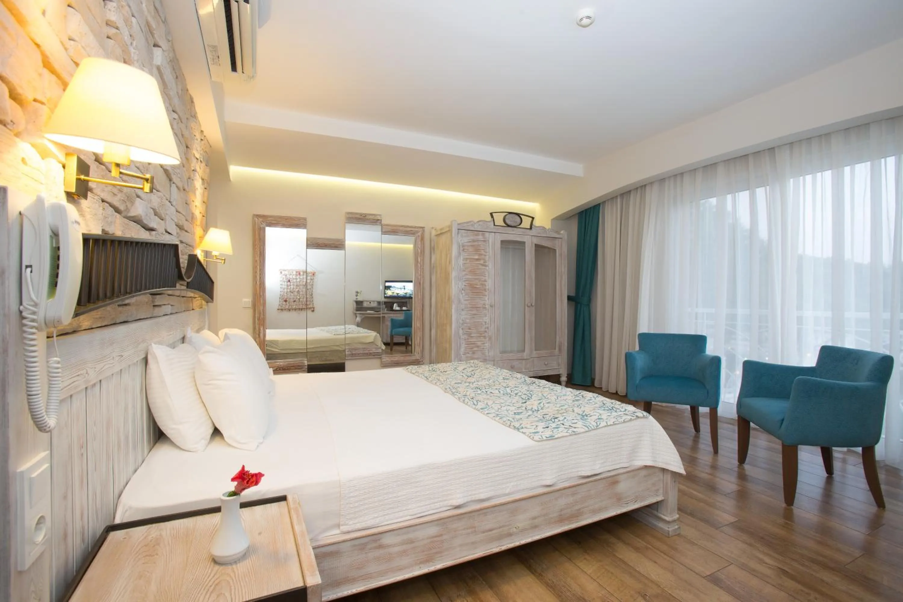 Spring, Bed in Dedeminn Marina Hotel