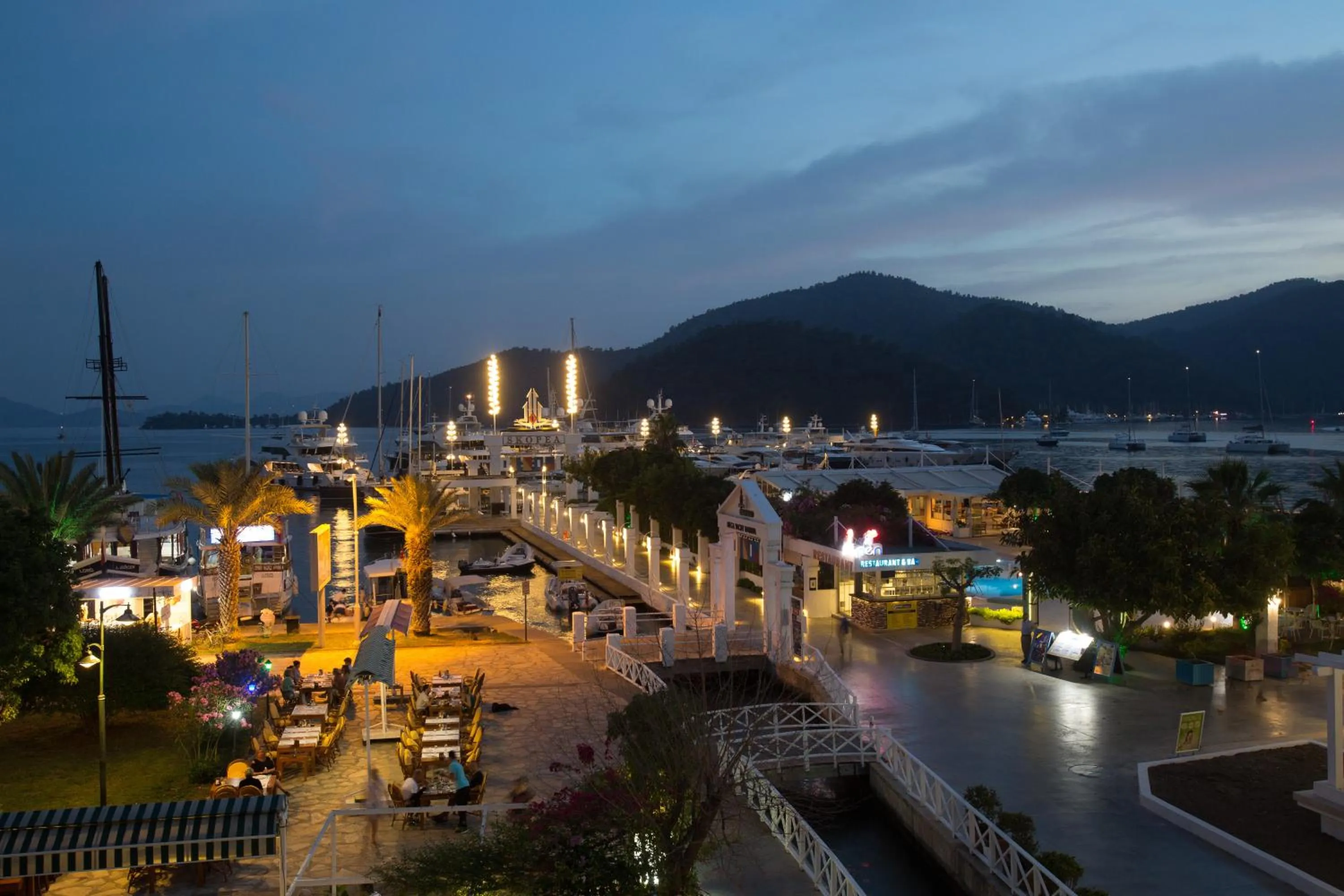 Spring in Dedeminn Marina Hotel